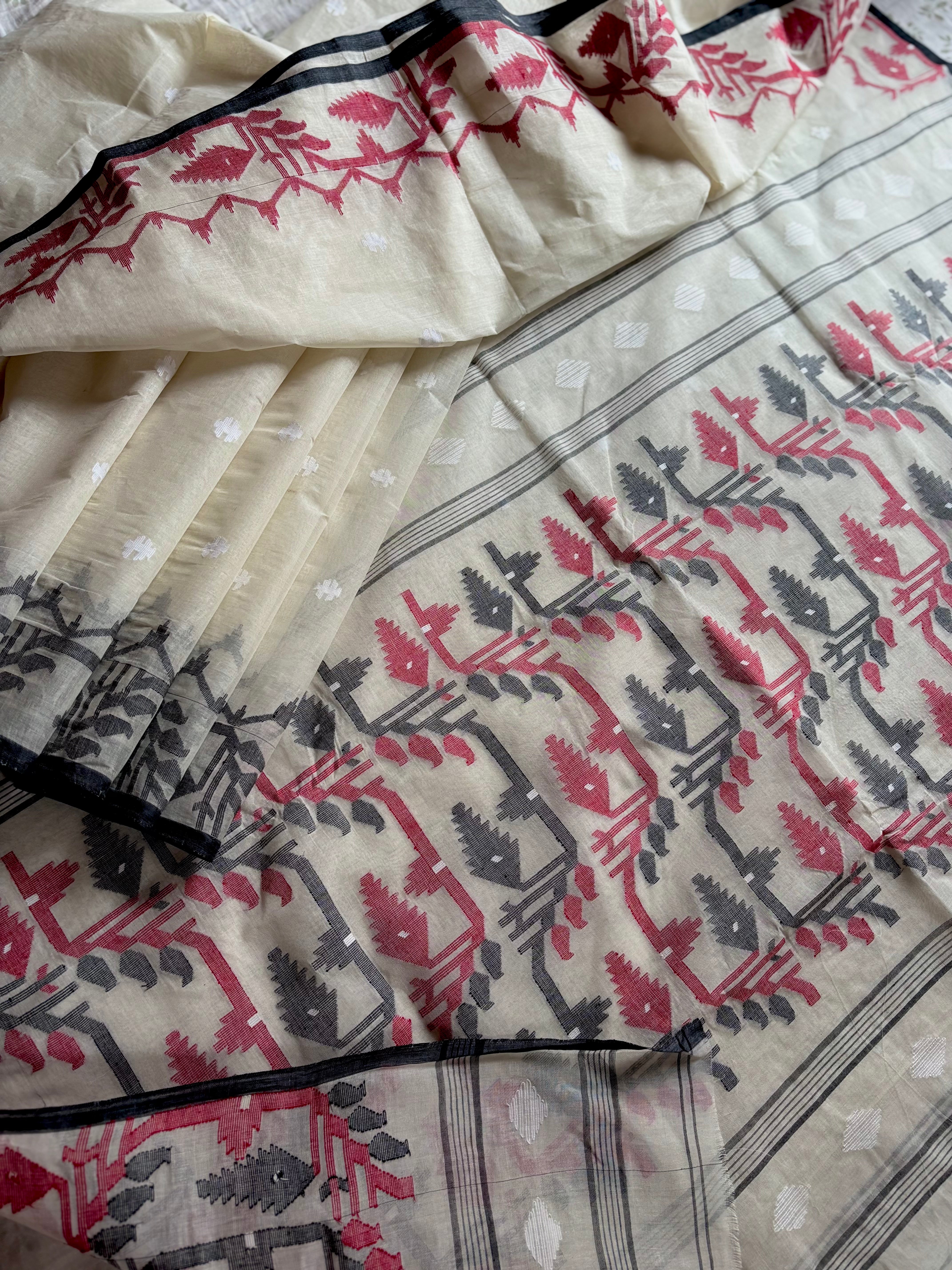 Handwoven Offwhite Cotton Jamdani Saree