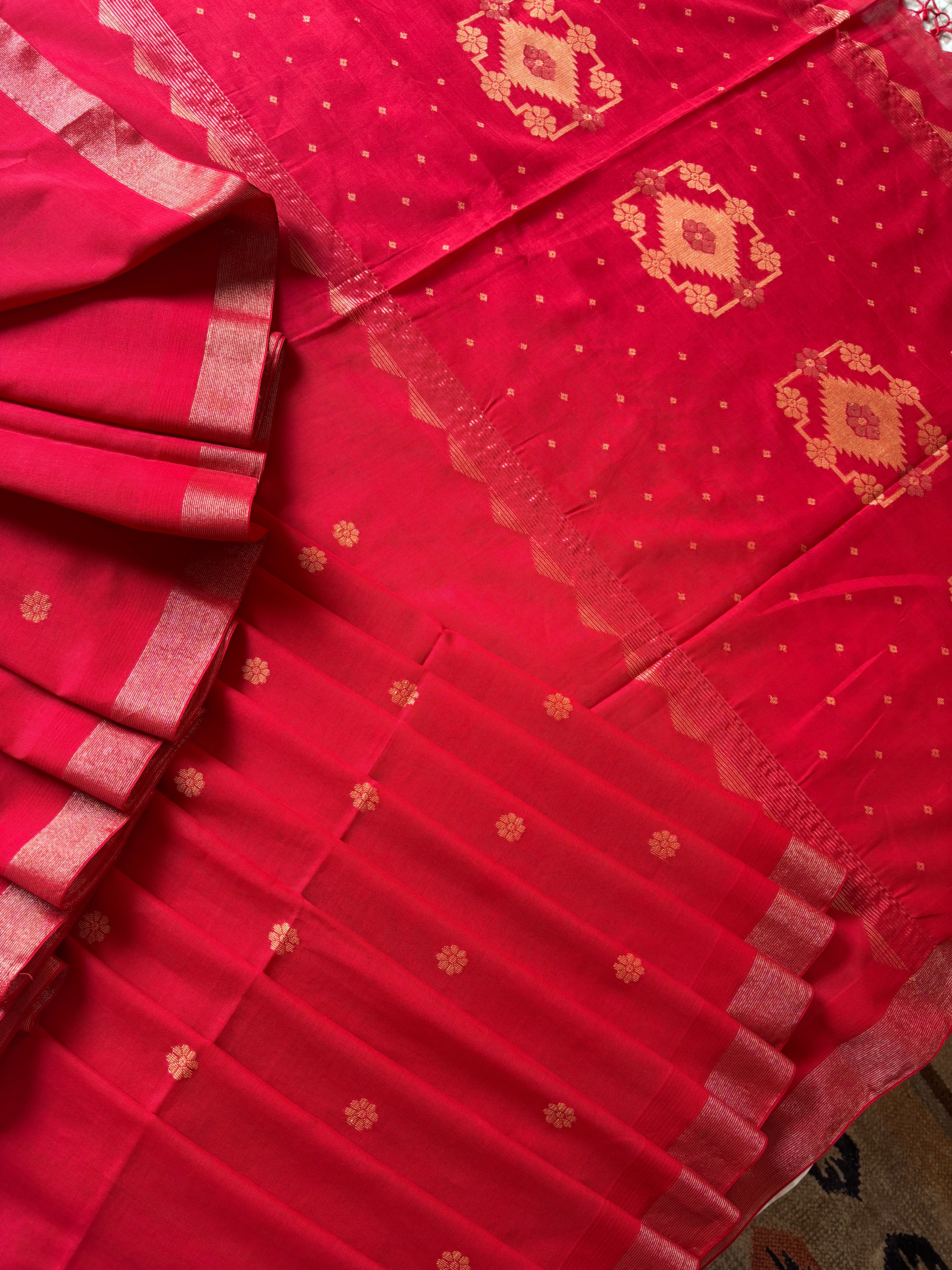 Handwoven Red Colour Cotton Jamdani Saree