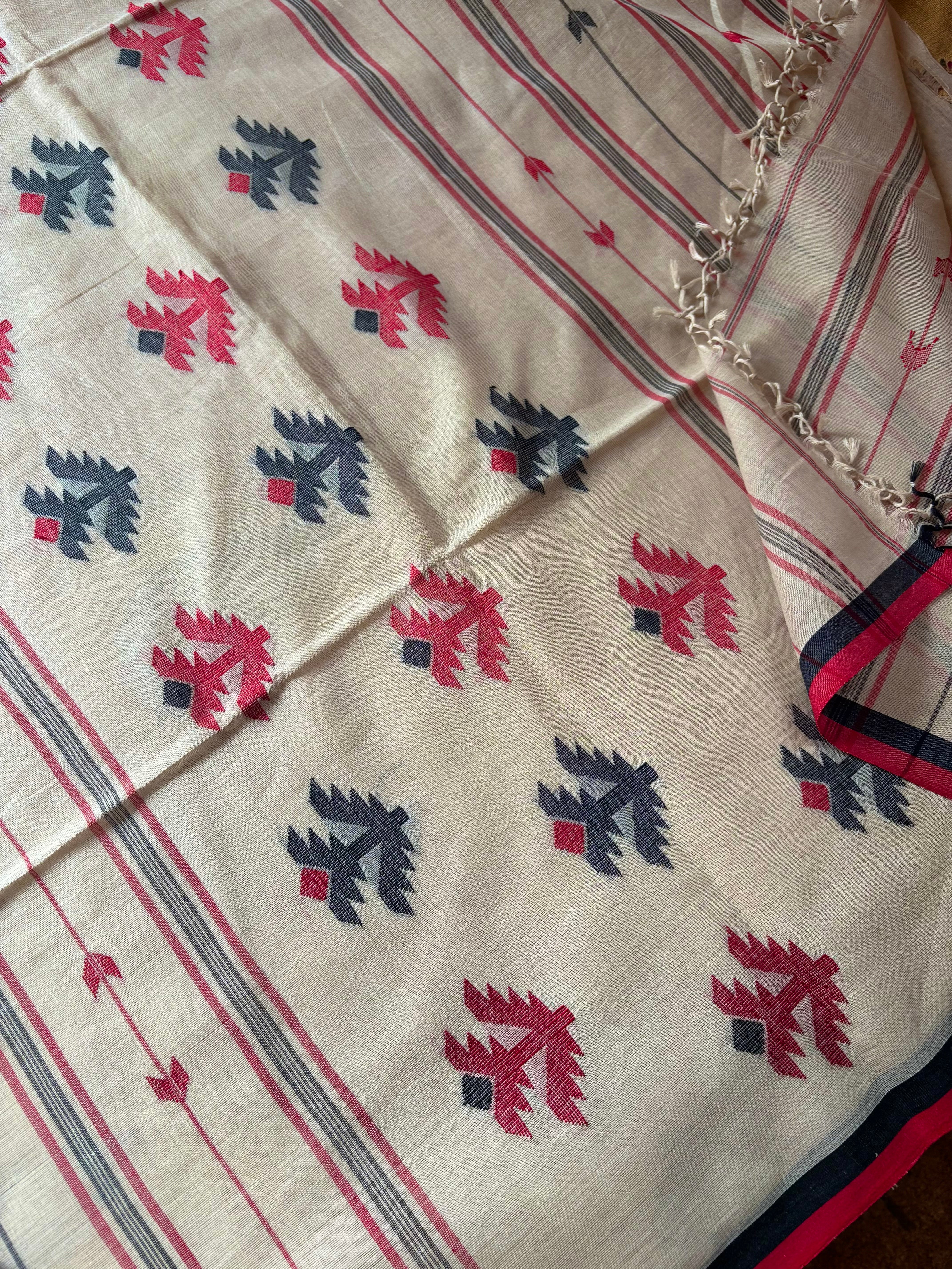 Handwoven Beige Colour Cotton Jamdani Saree