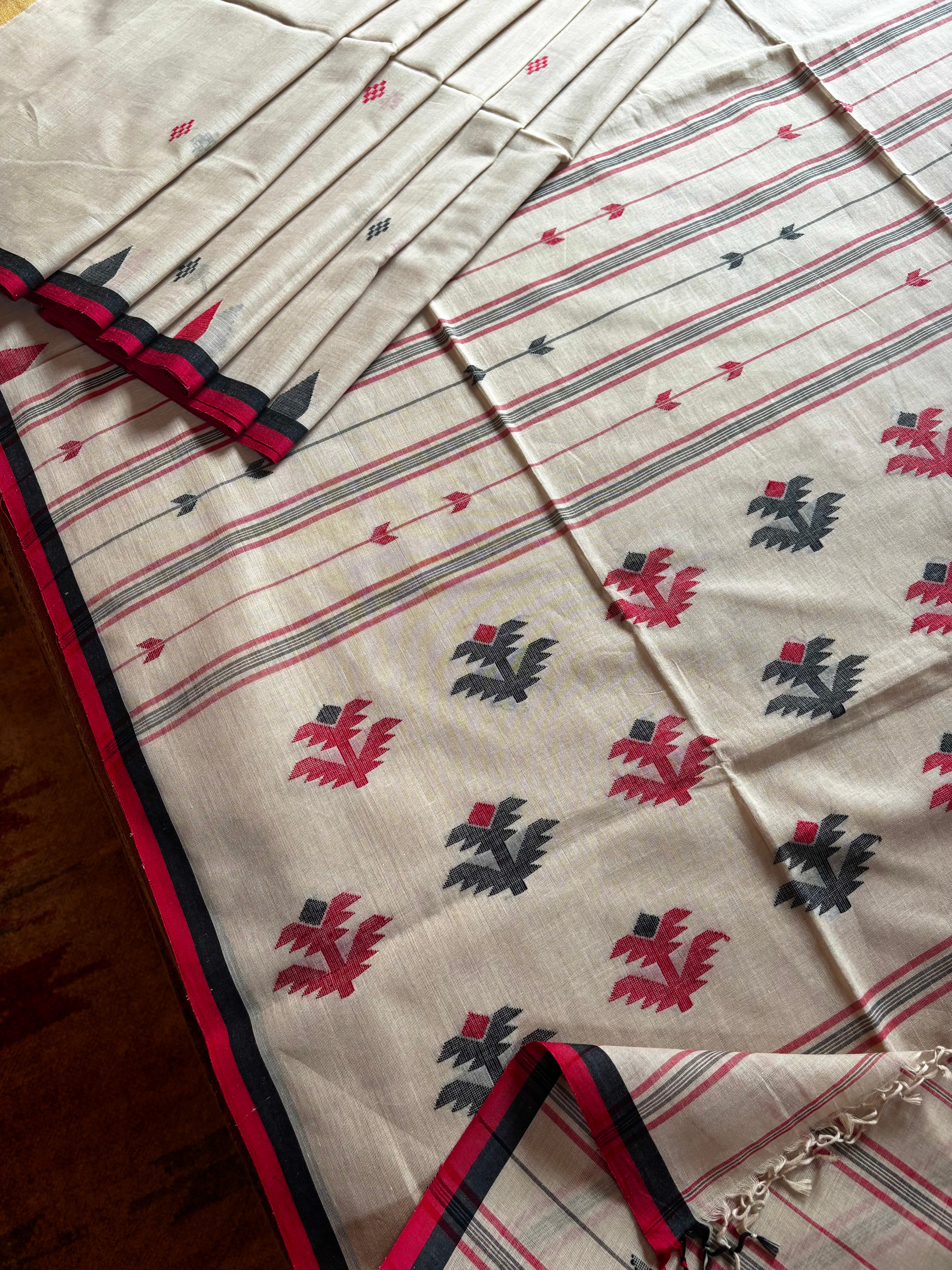 Handwoven Beige Colour Cotton Jamdani Saree