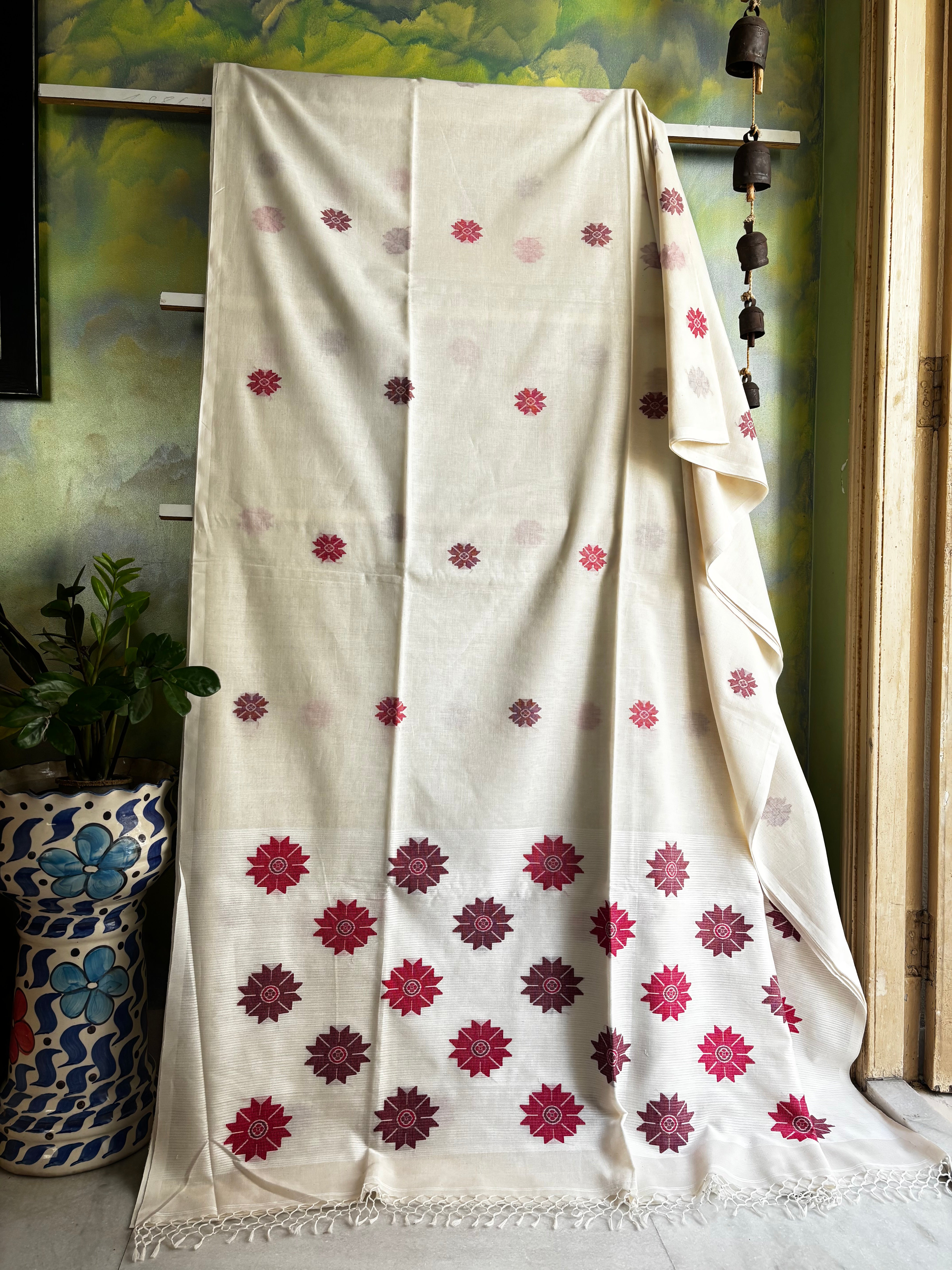 Handwoven Ivory Colour Cotton Jamdani Saree