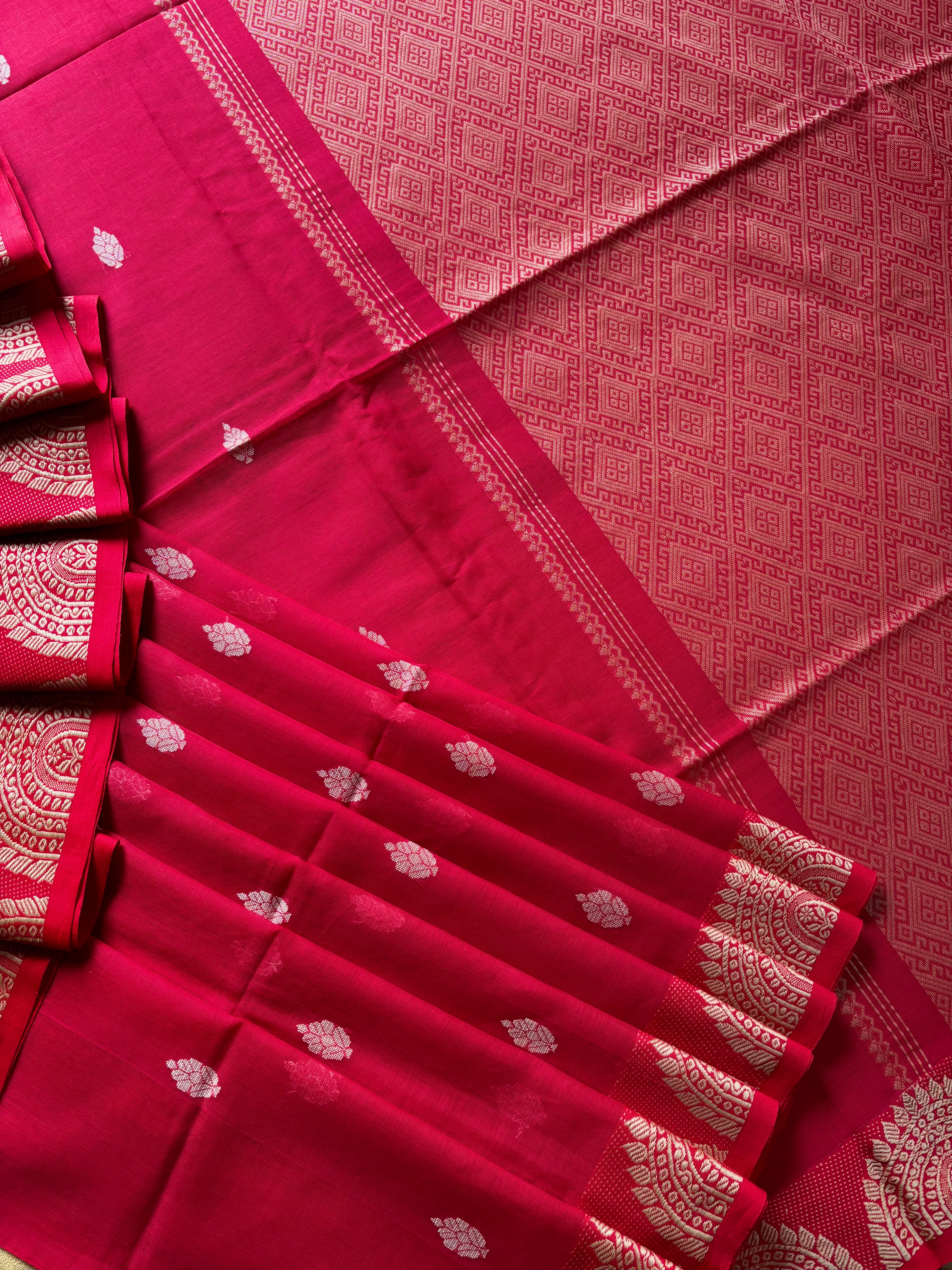Handwoven Red Colour Phulia Cotton Saree