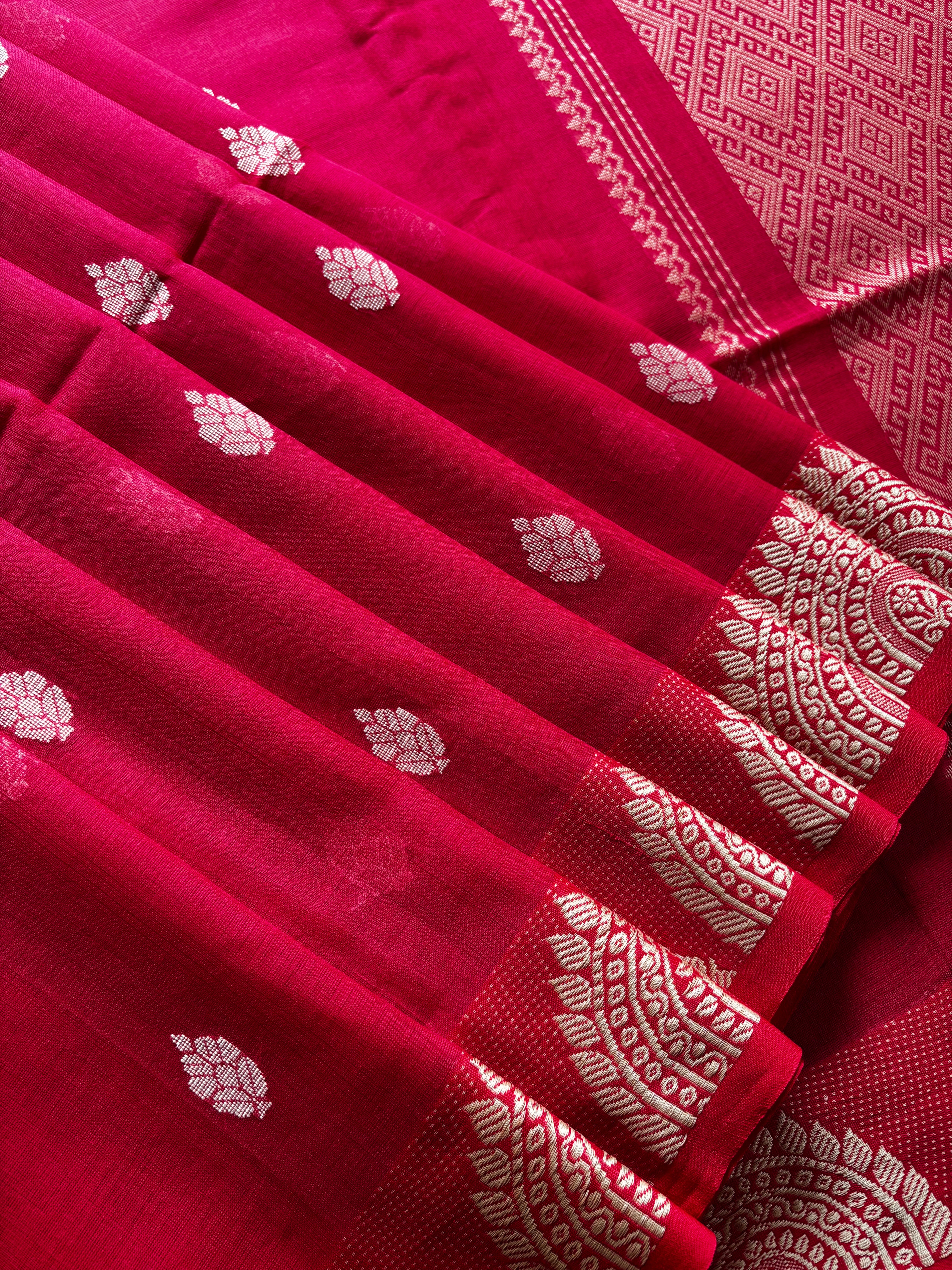 Handwoven Red Colour Phulia Cotton Saree