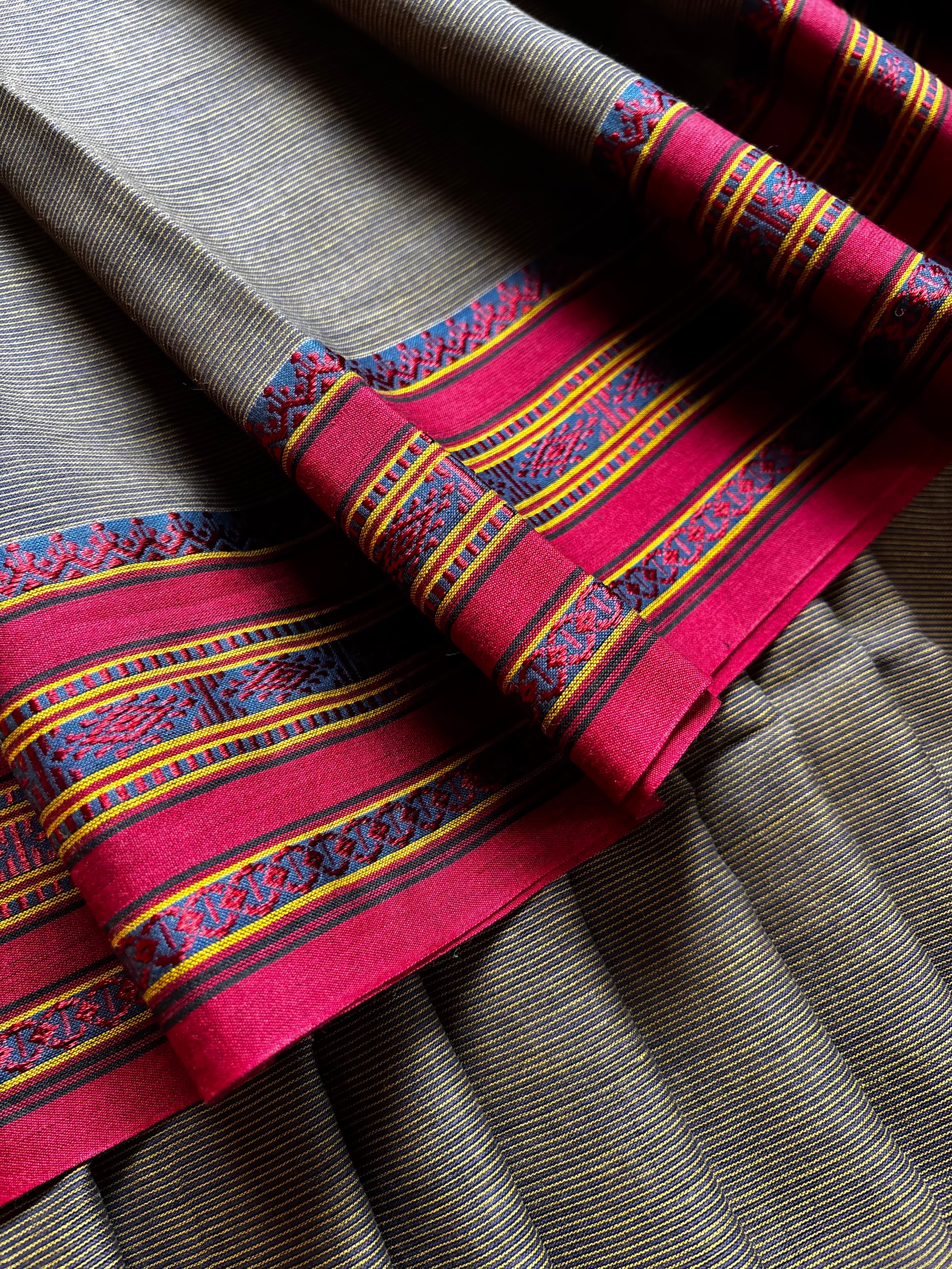 Handwoven Grey Colour Phulia Cotton Saree