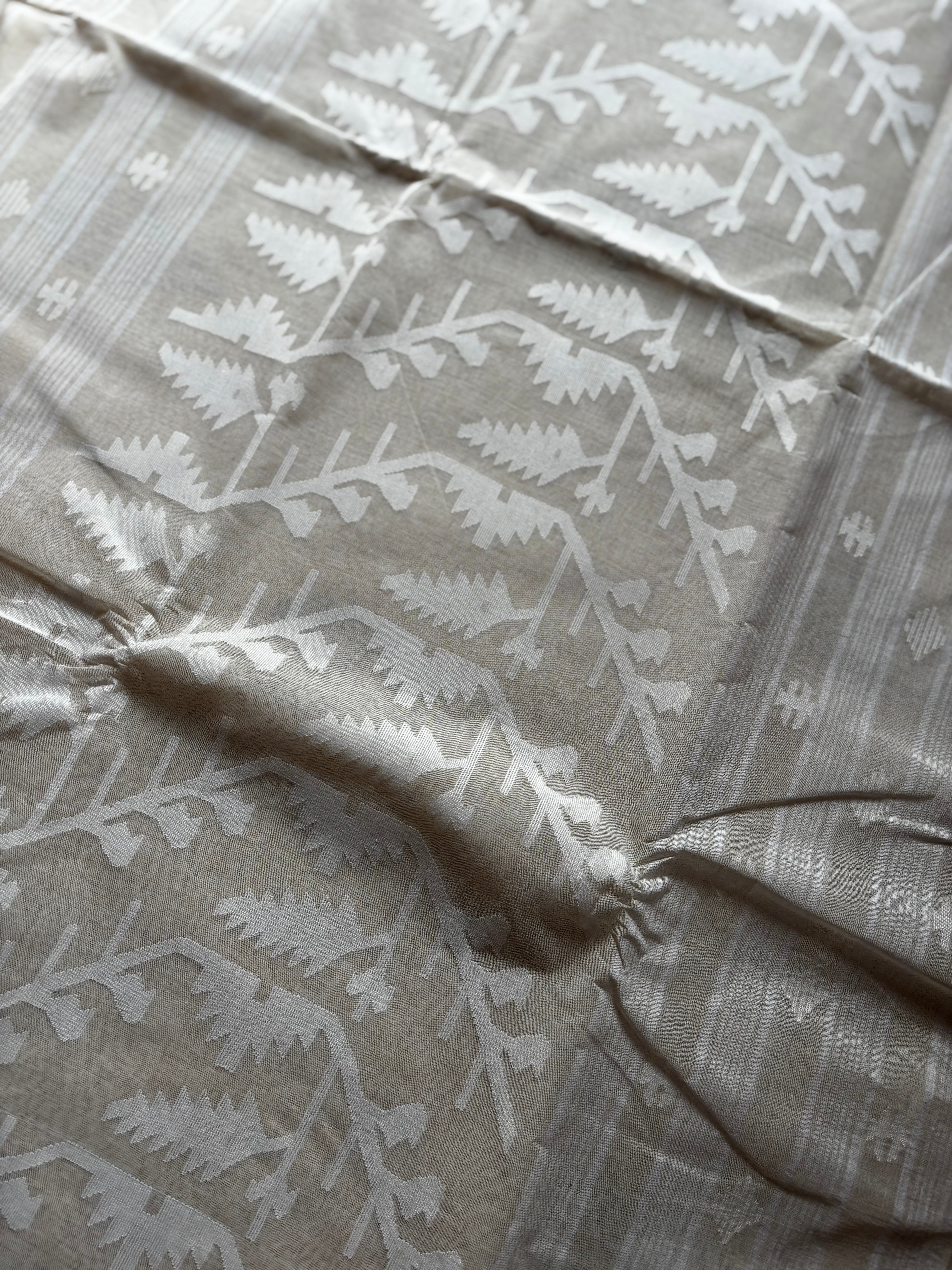 Handwoven Ivory Colour Cotton Jamdani Saree
