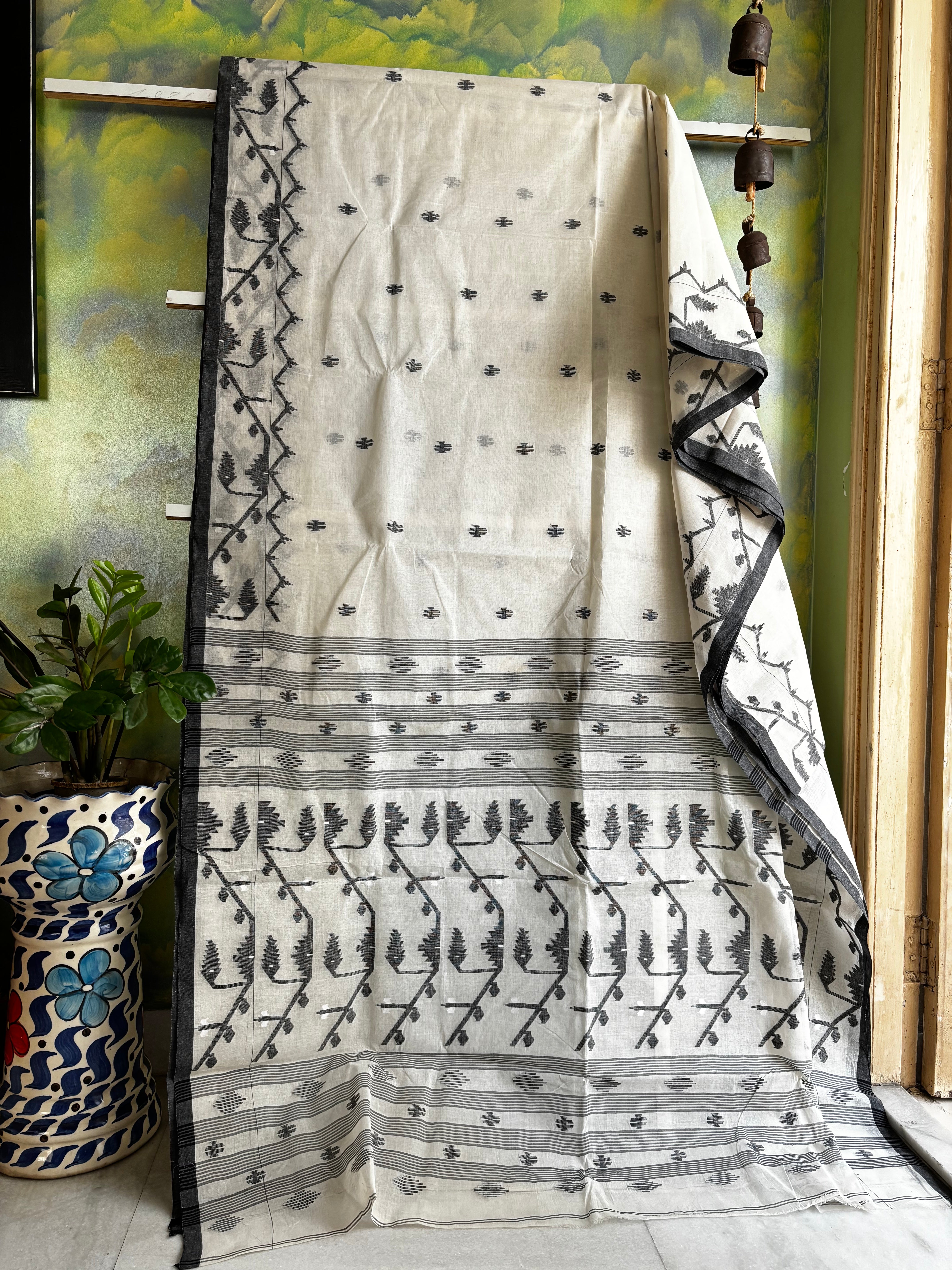Handwoven White Black Cotton Jamdani Saree