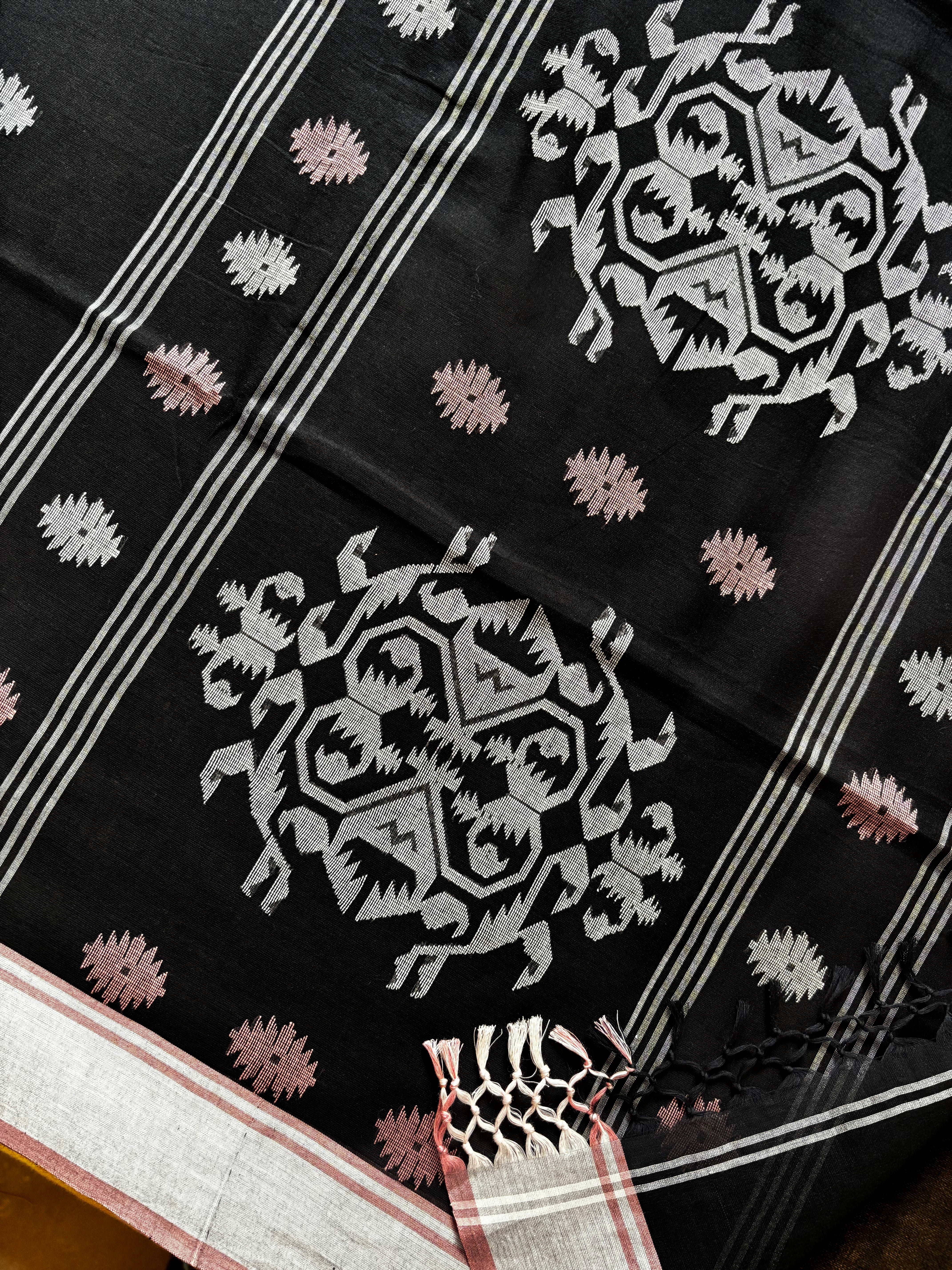 Handwoven Black Colour Cotton Jamdani Saree