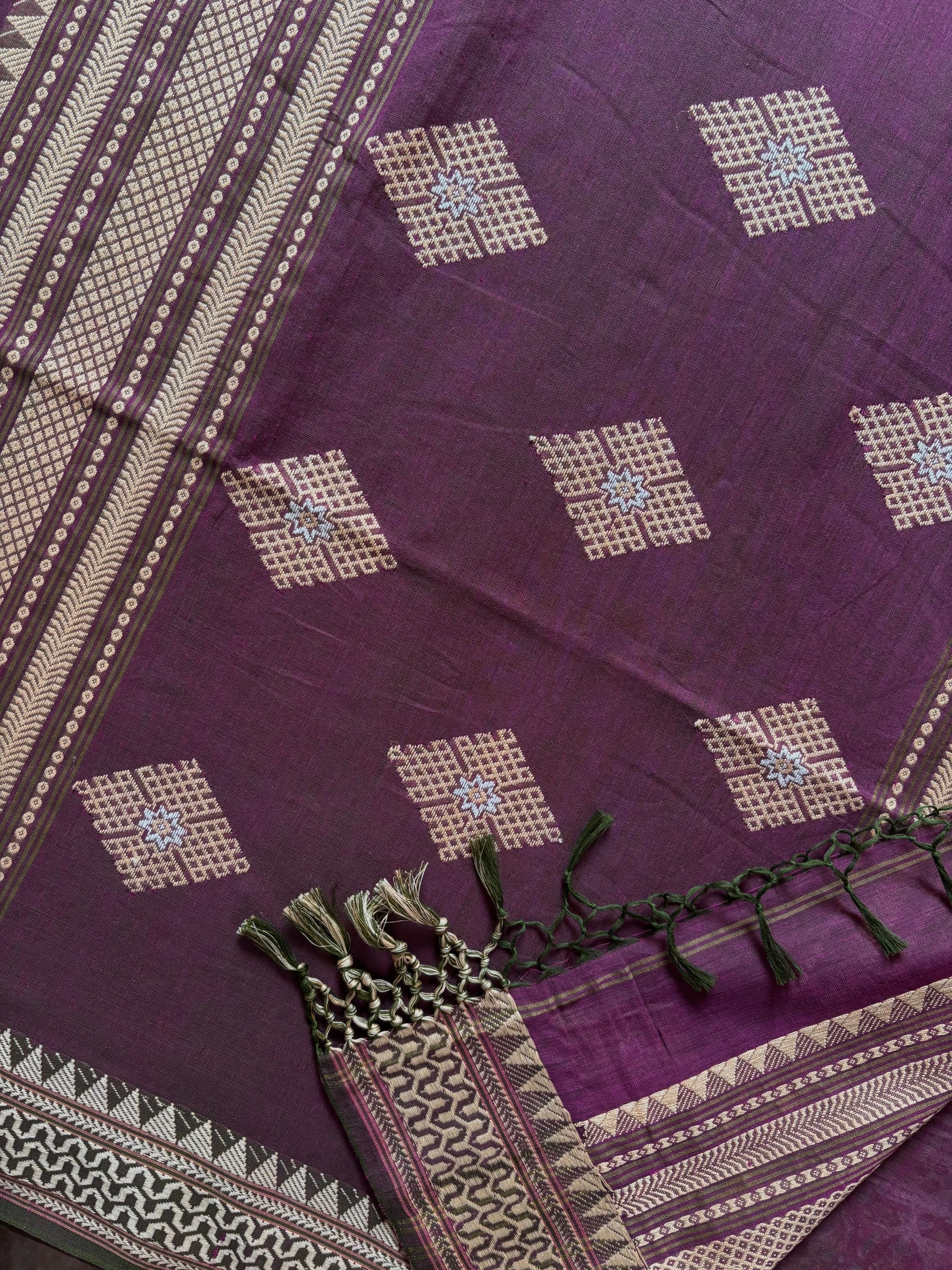 Handwoven Pink Green Dual Toned Phulia Cotton Saree