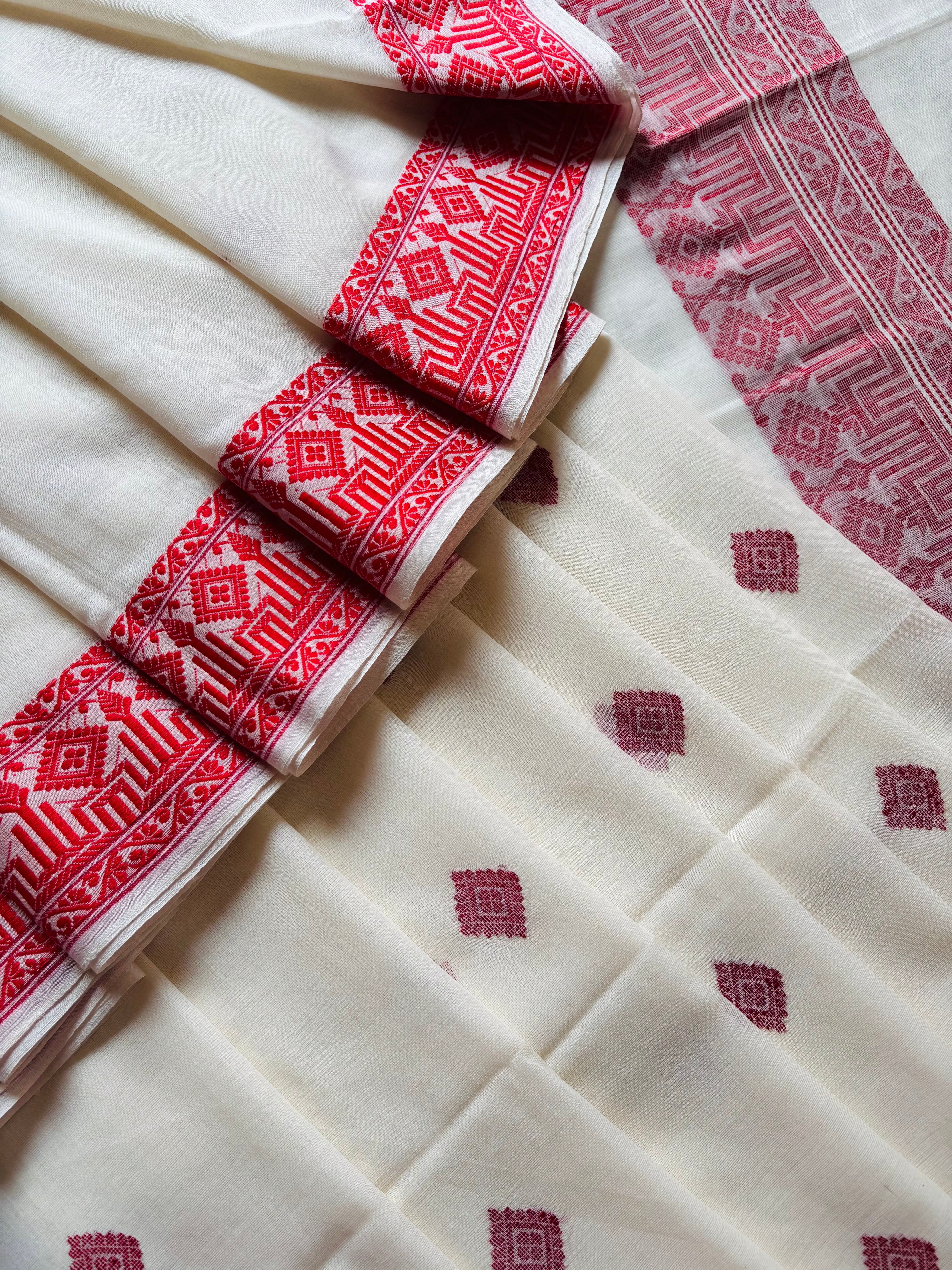 Handwoven Offwhite, Red Maroon Phulia Cotton Saree
