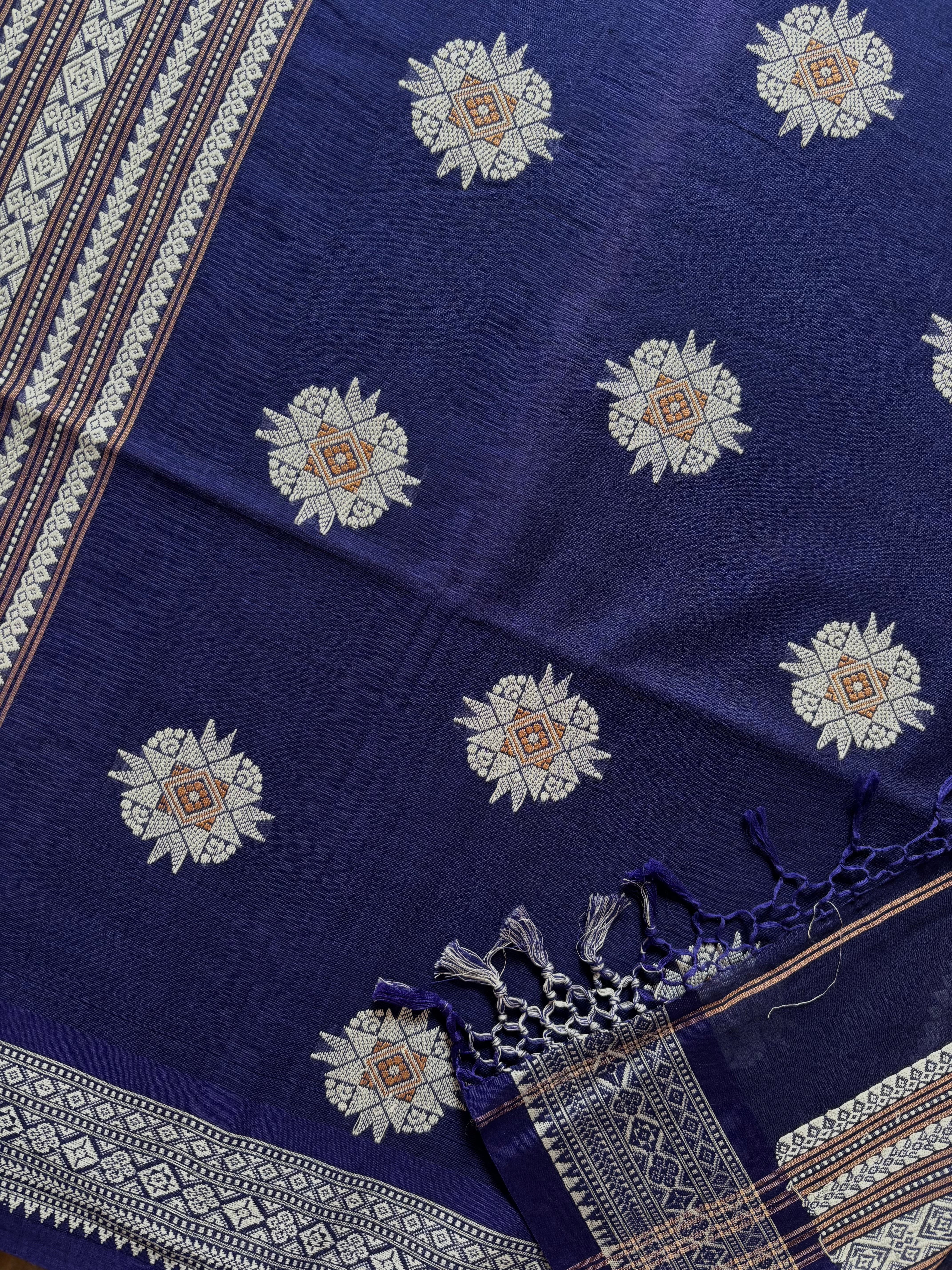 Handwoven Blue White Phulia Cotton Saree