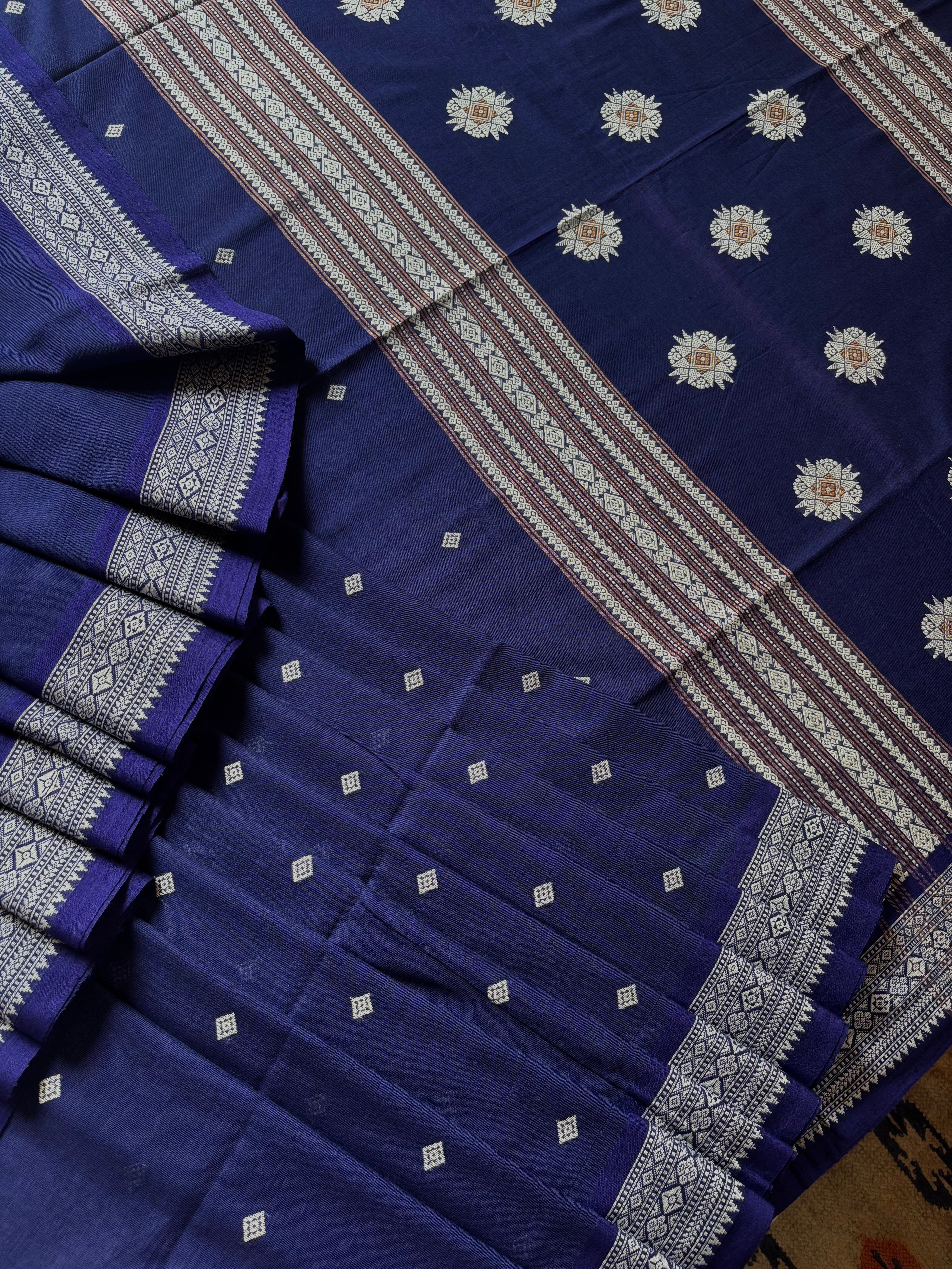 Handwoven Blue White Phulia Cotton Saree