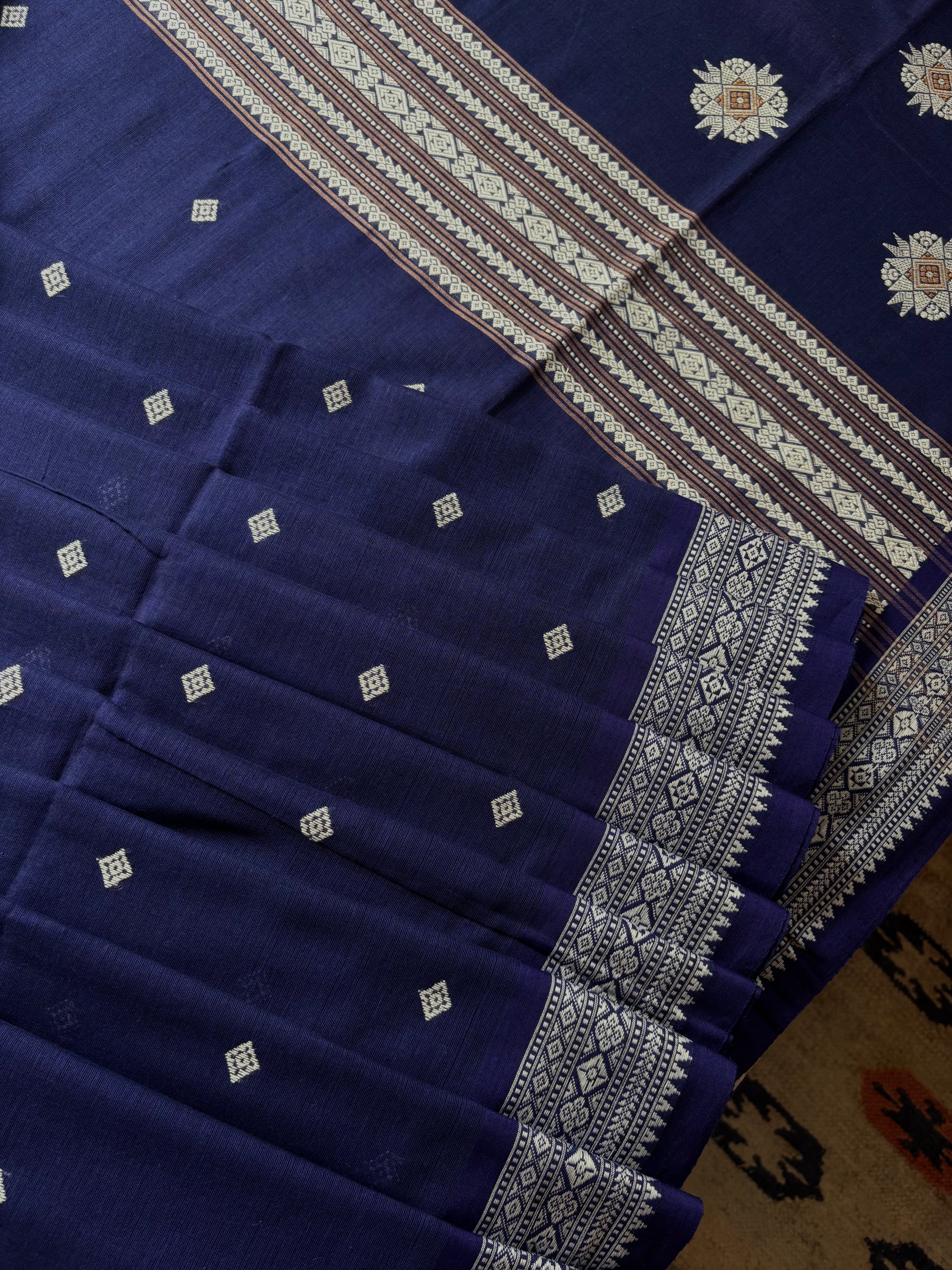 Handwoven Blue White Phulia Cotton Saree