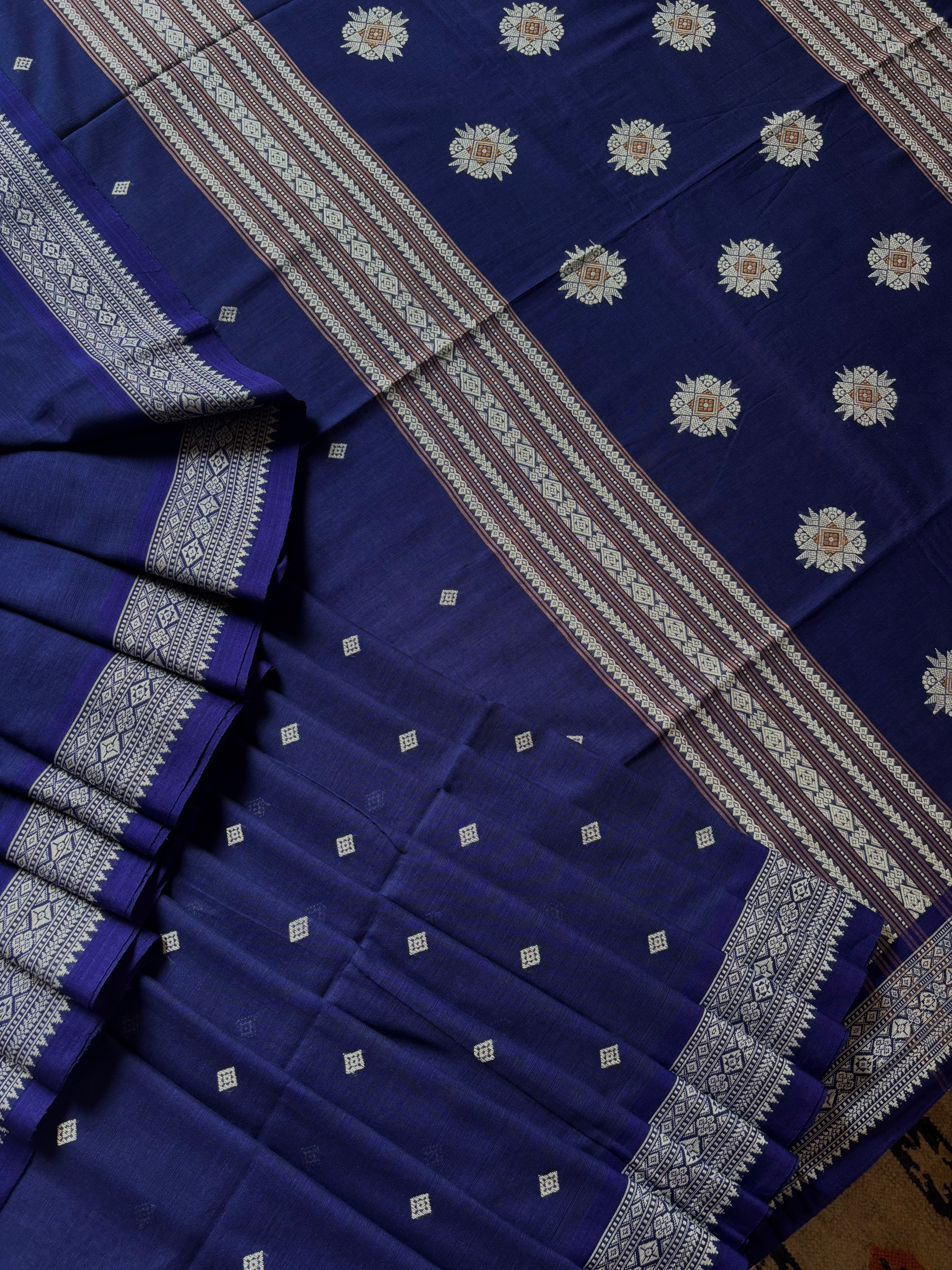 Handwoven Blue White Phulia Cotton Saree