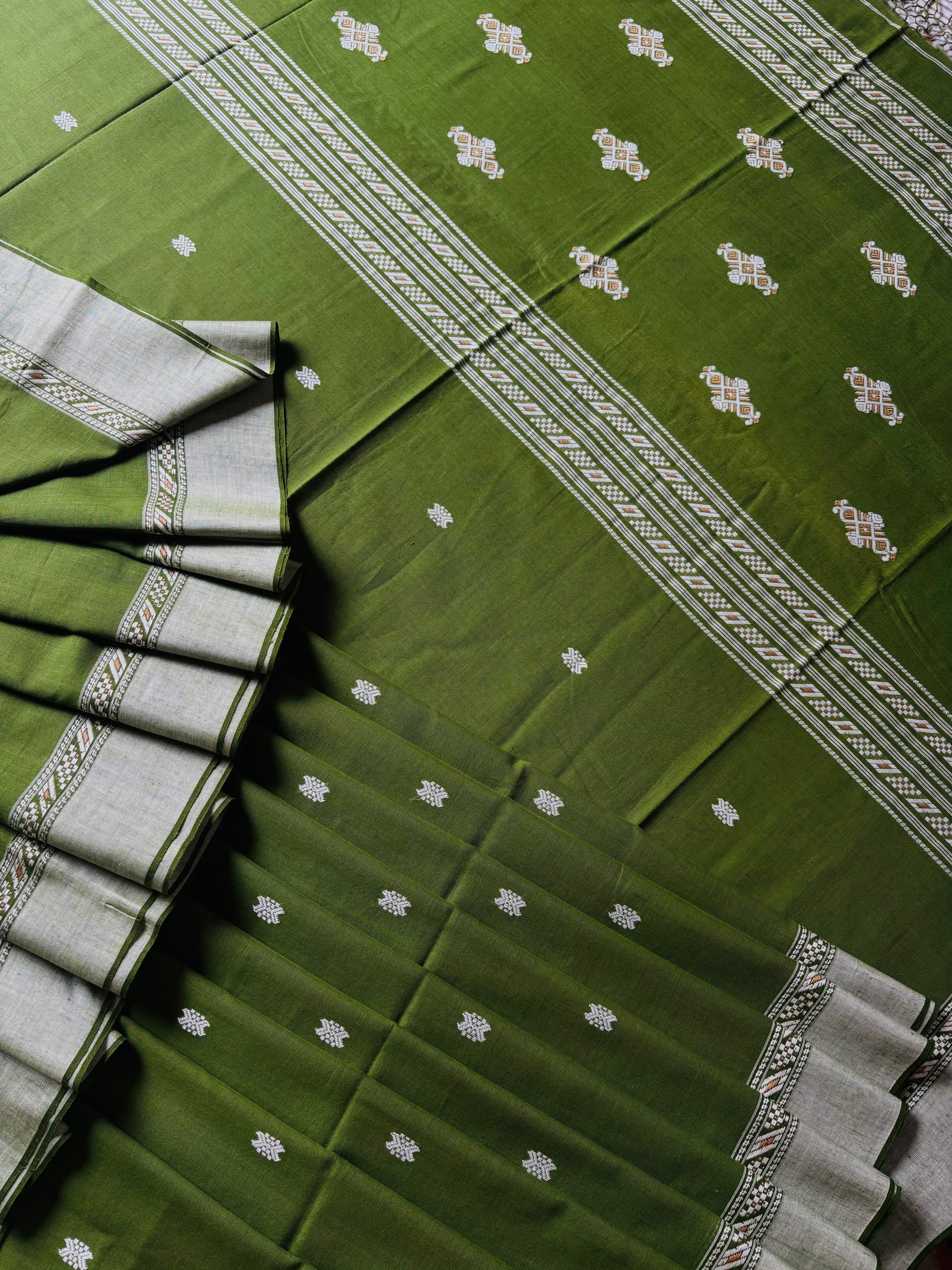 Handwoven Green Colour Phulia Cotton Saree
