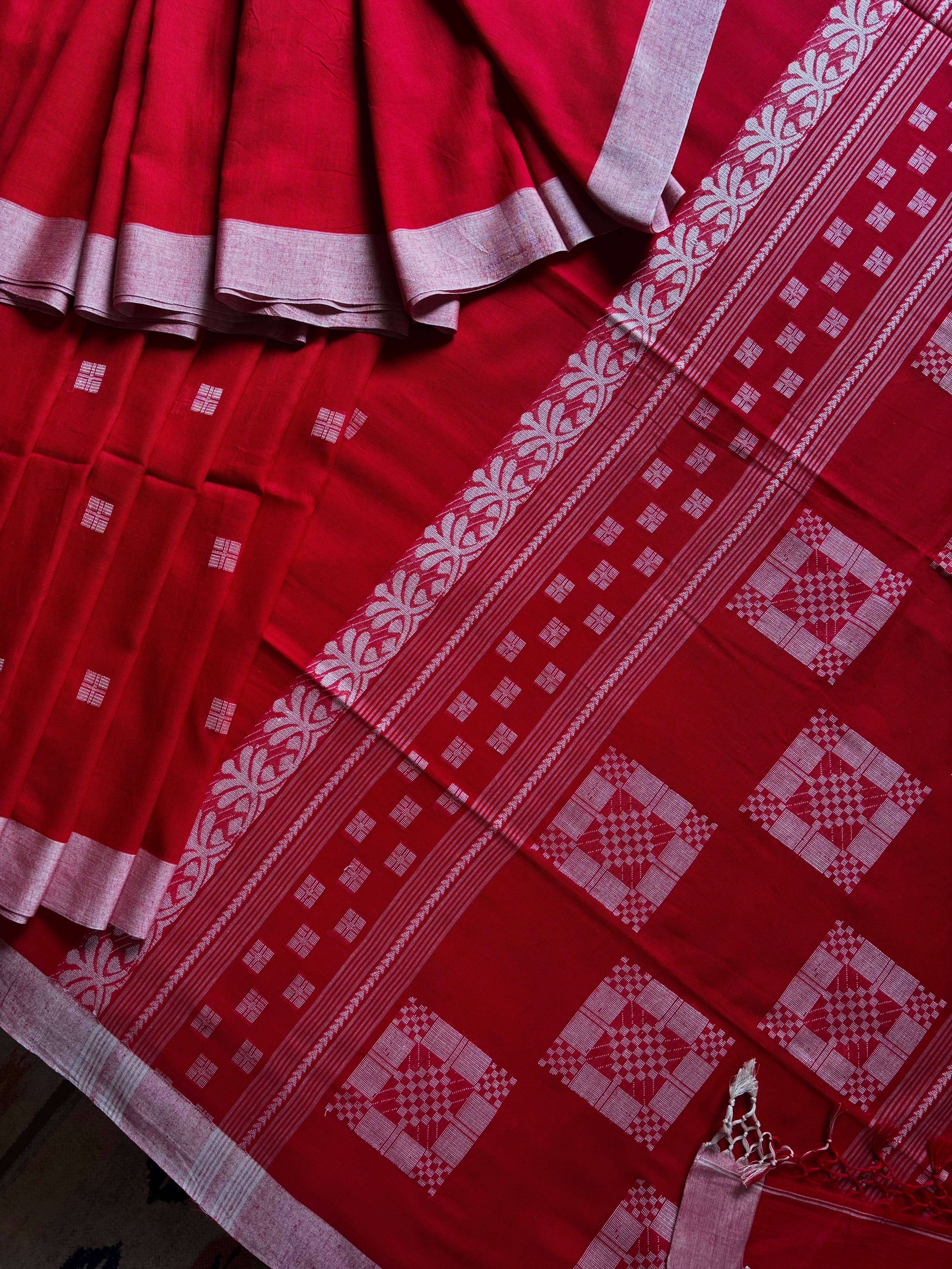 Handwoven Red White Phulia Cotton Saree