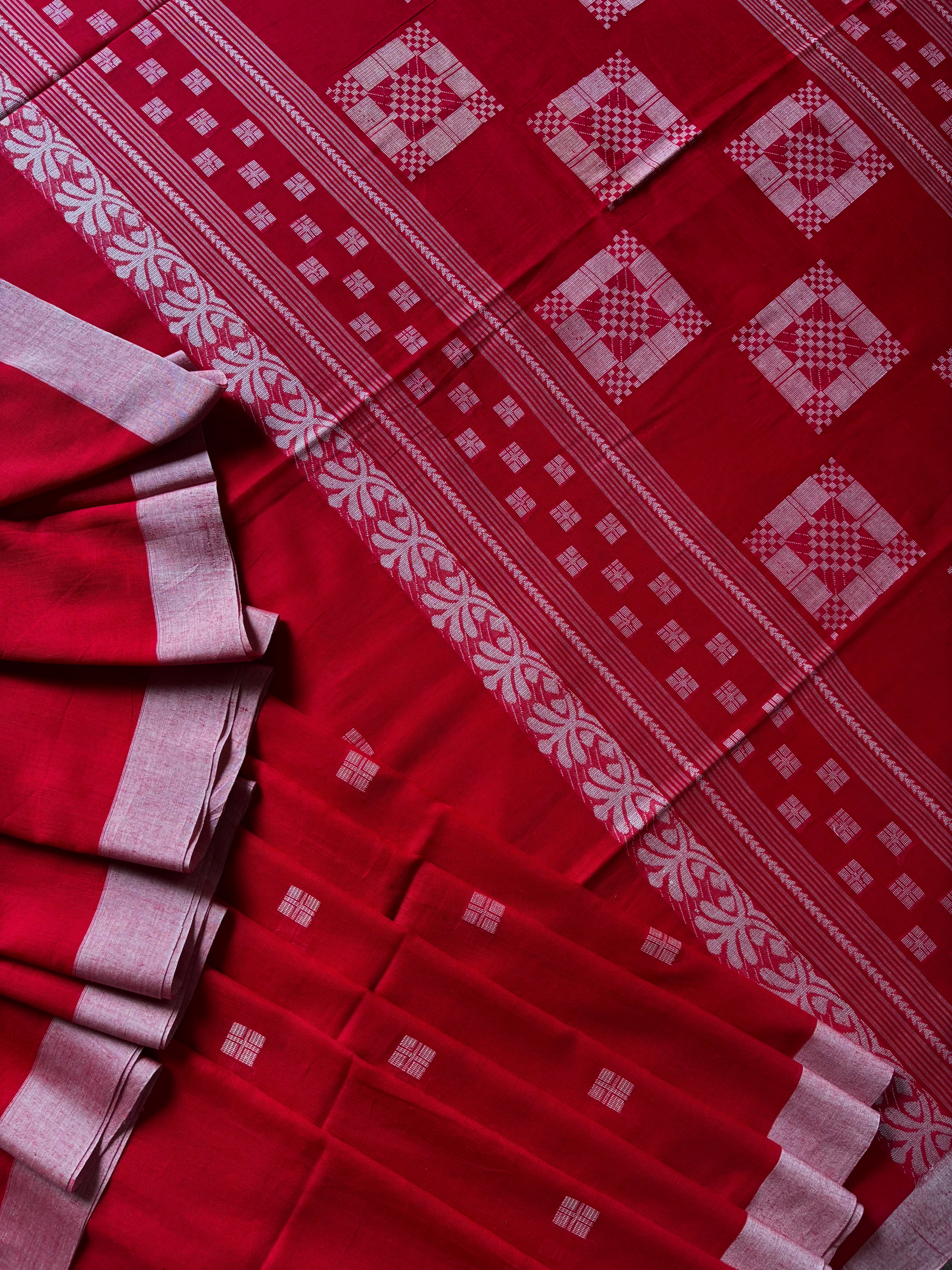 Handwoven Red White Phulia Cotton Saree