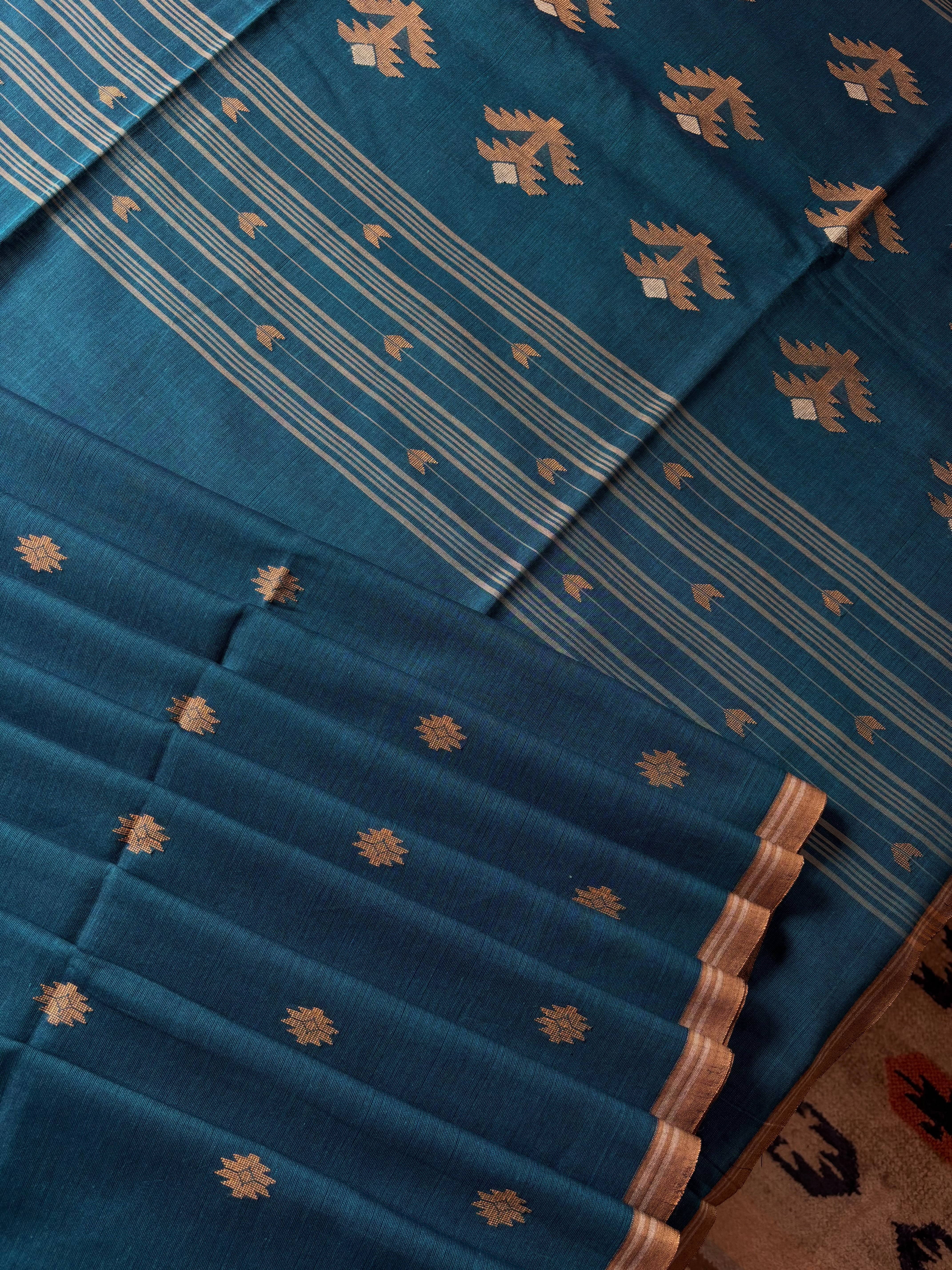 Handwoven Peacock Blue Colour Cotton Jamdani Saree