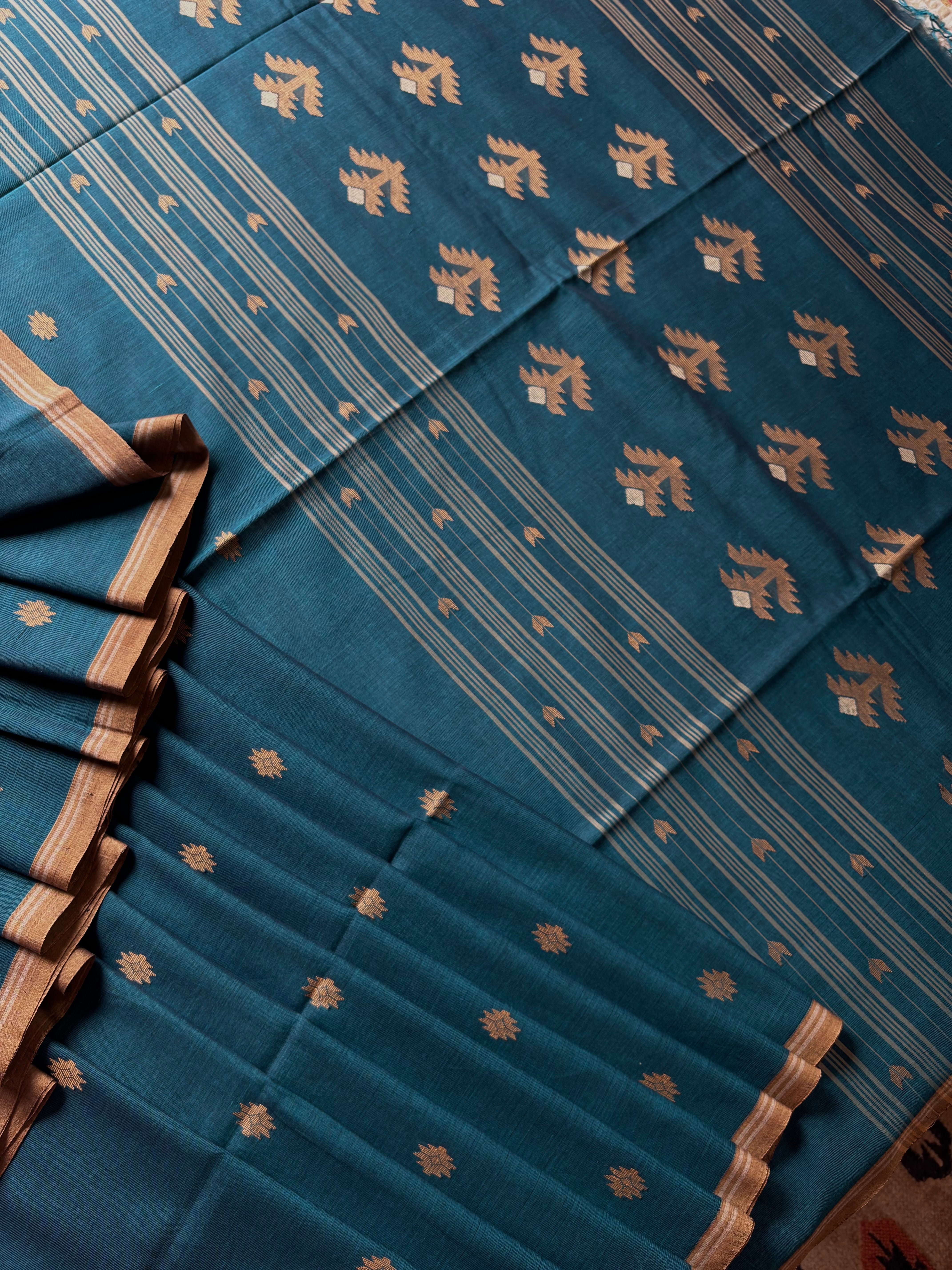 Handwoven Peacock Blue Colour Cotton Jamdani Saree
