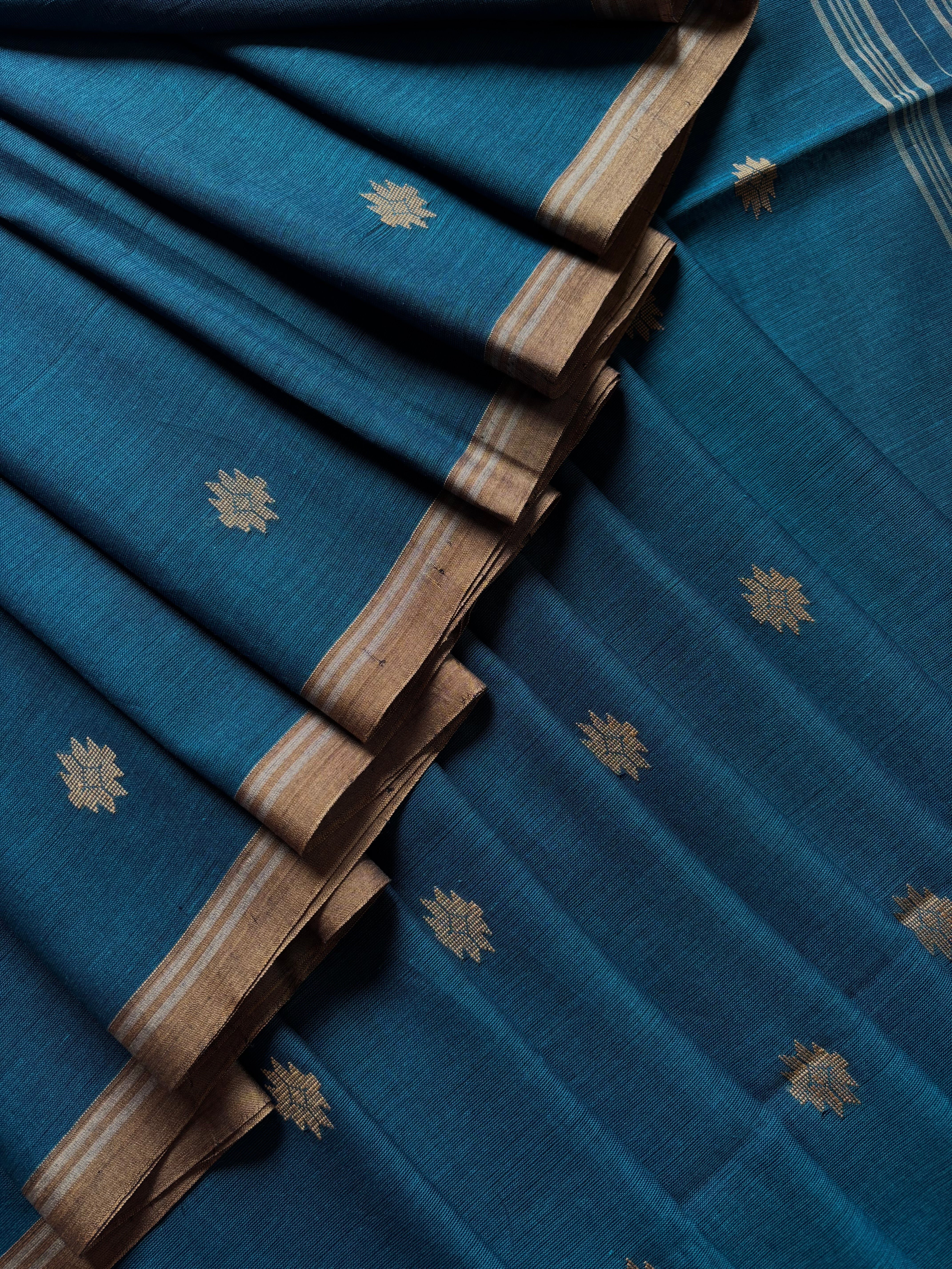 Handwoven Peacock Blue Colour Cotton Jamdani Saree