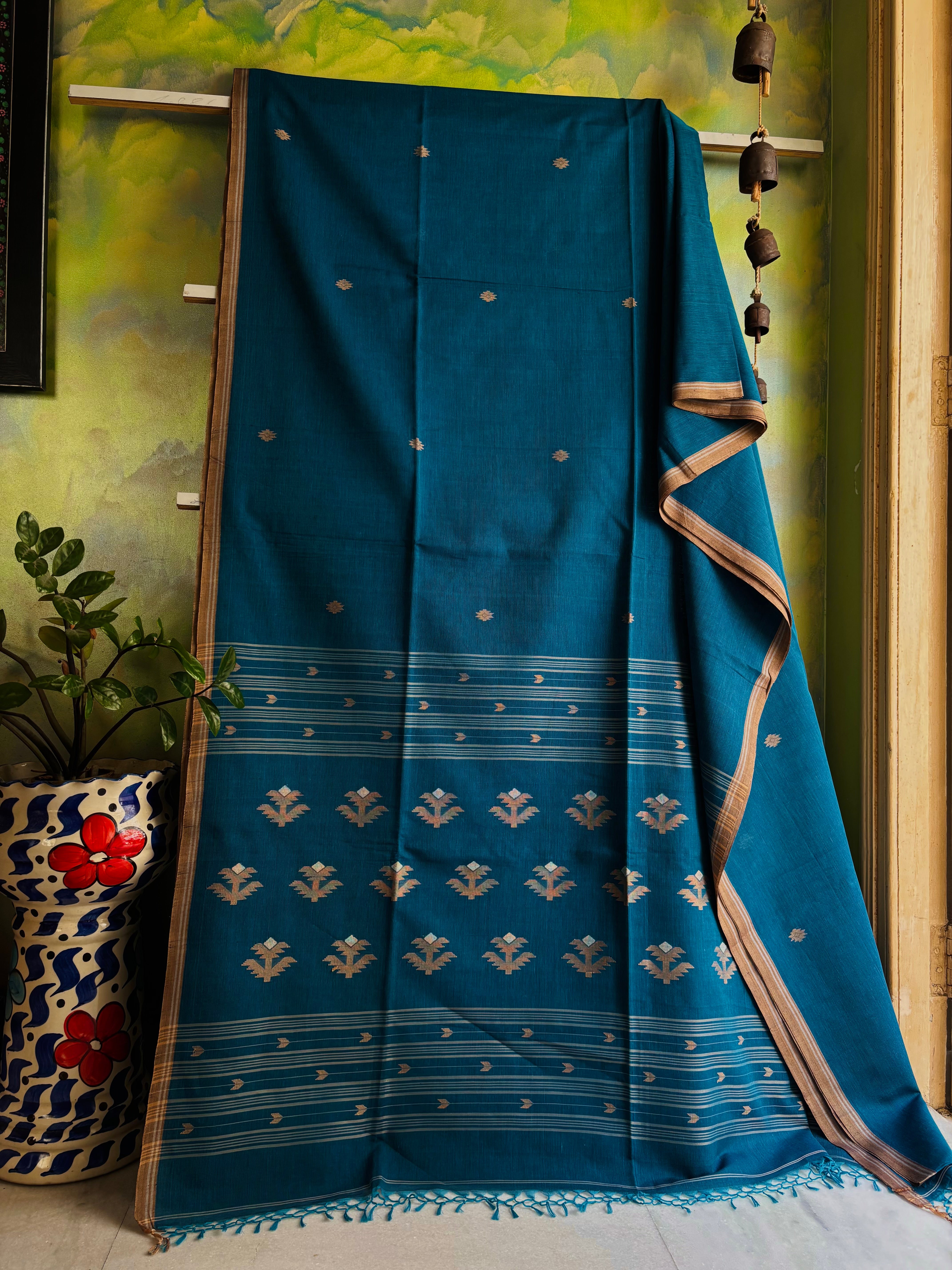 Handwoven Peacock Blue Colour Cotton Jamdani Saree