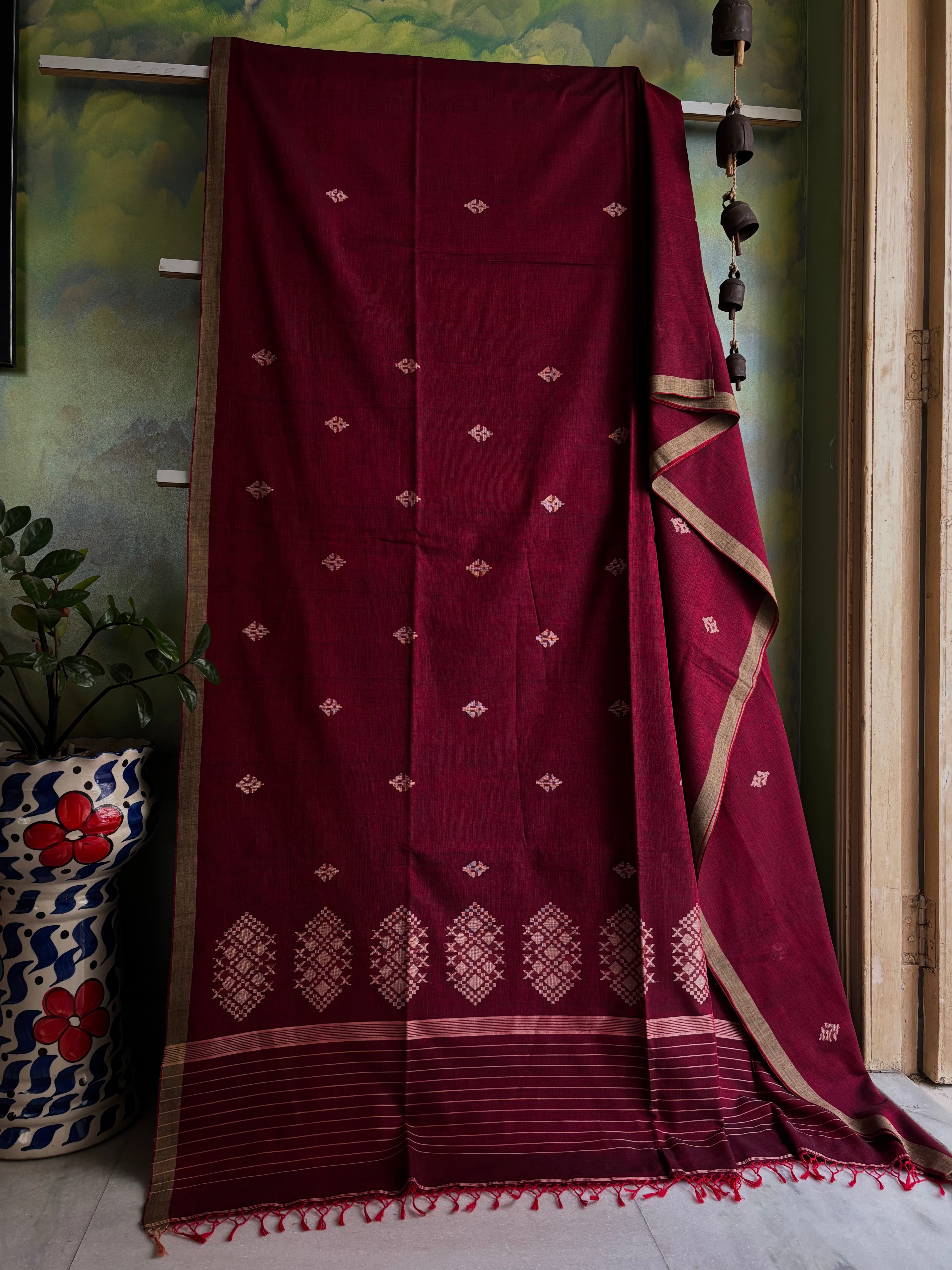 Handwoven Maroon Beige Cotton Jamdani Saree