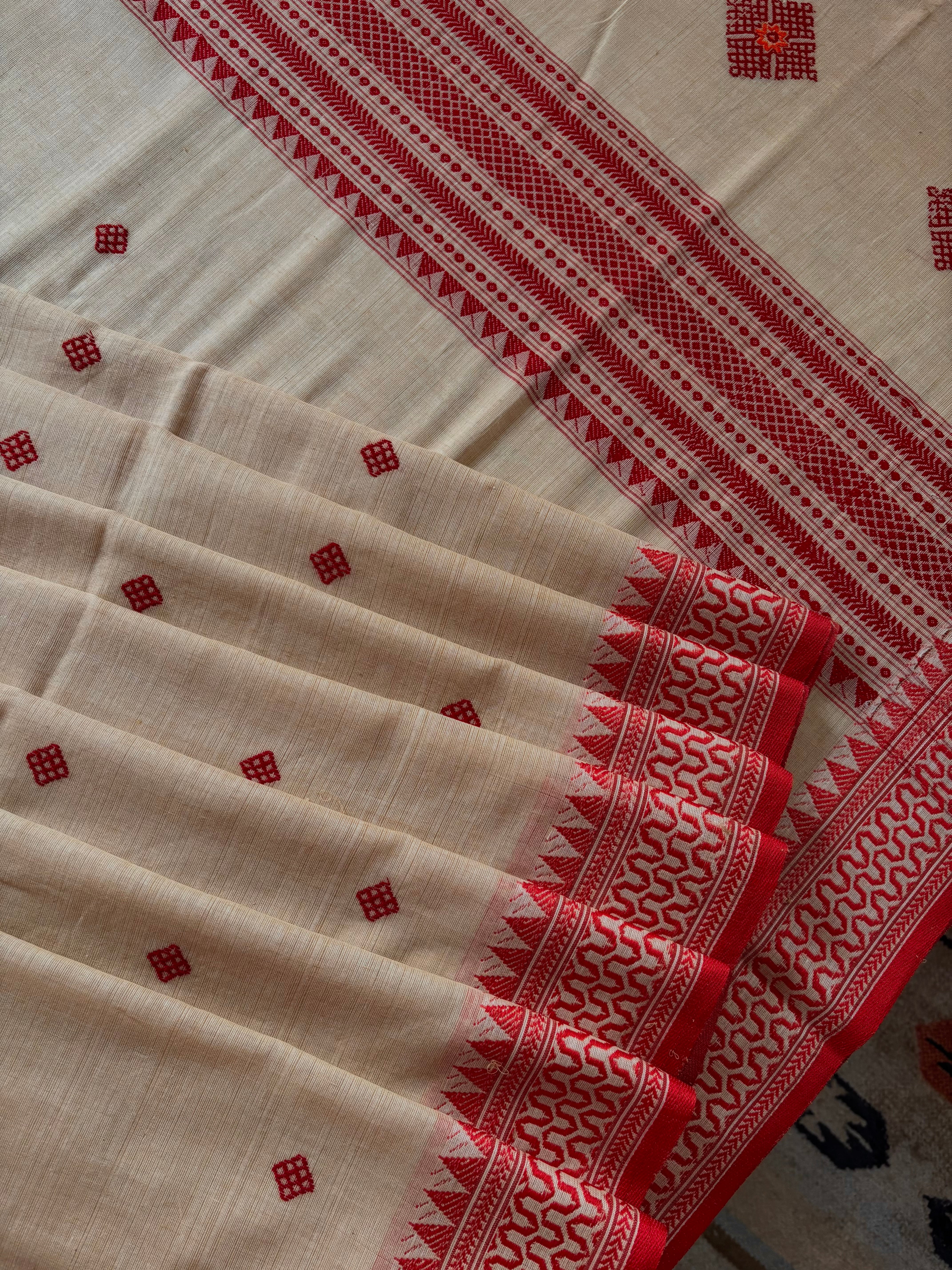 Handwoven Beige Red Phulia Cotton Saree