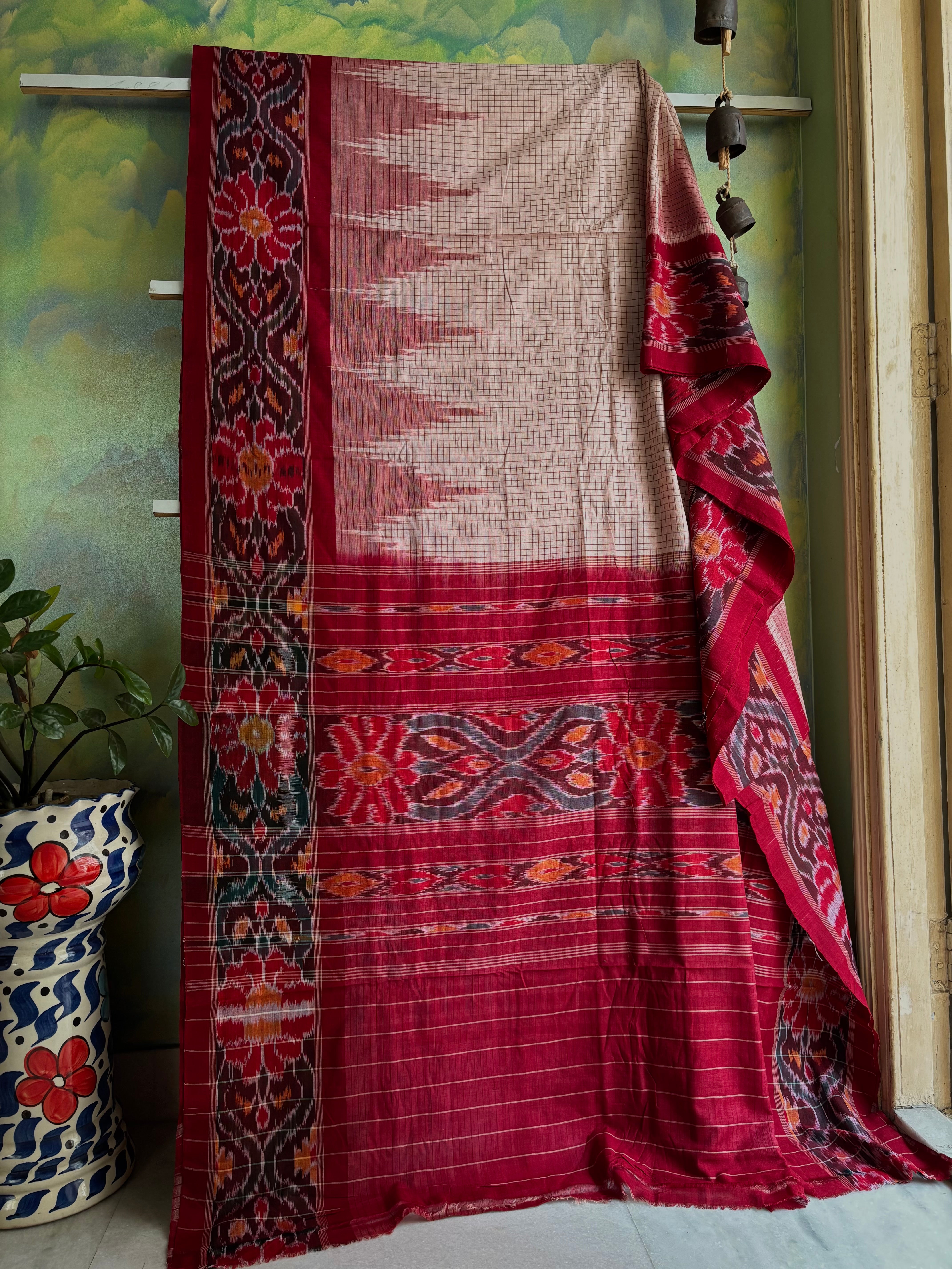 Handwoven Offwhite Colour Odisha Ikkat Cotton Saree