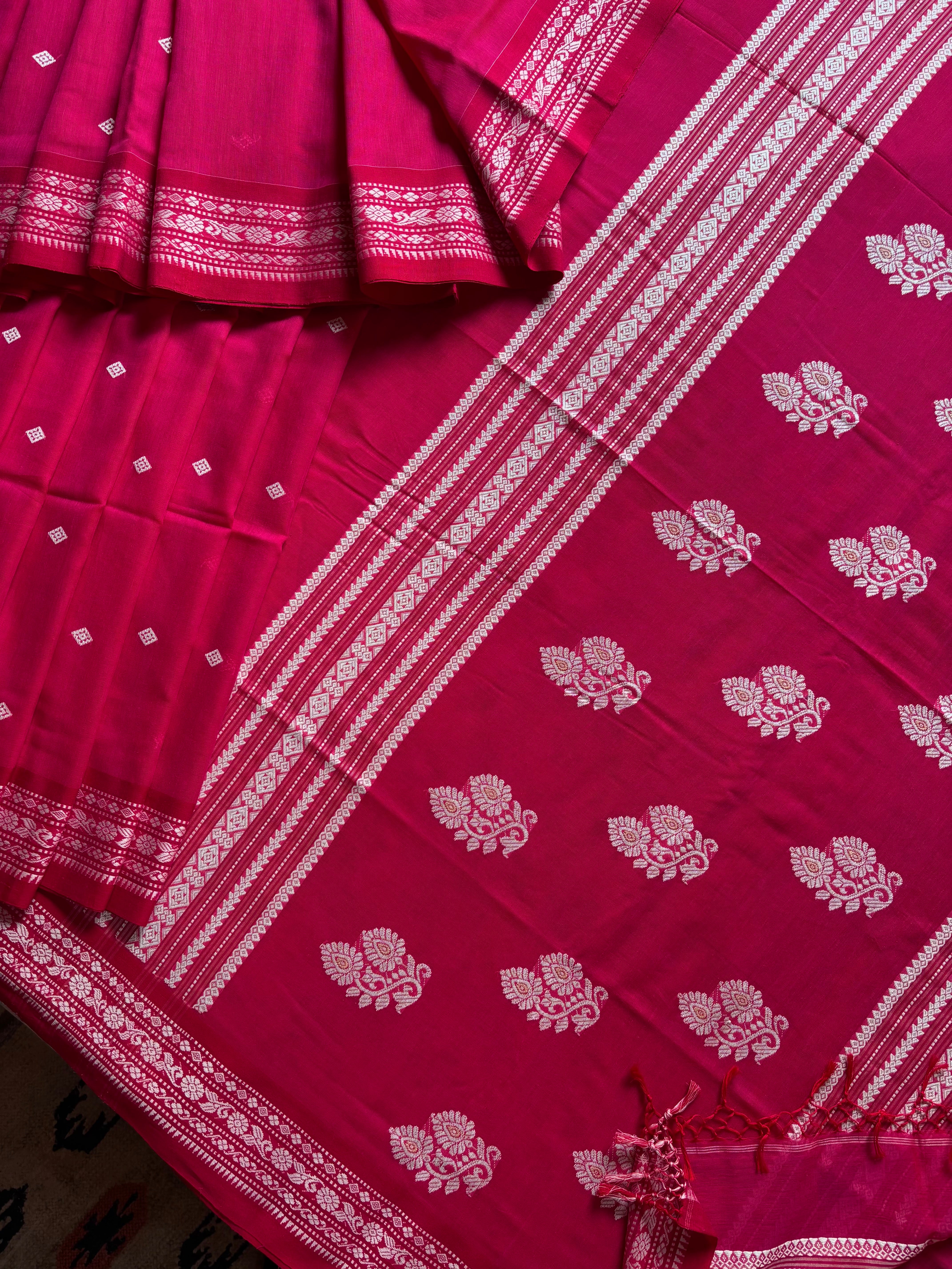 Handwoven Pink Red Dual Toned Phulia Cotton Saree