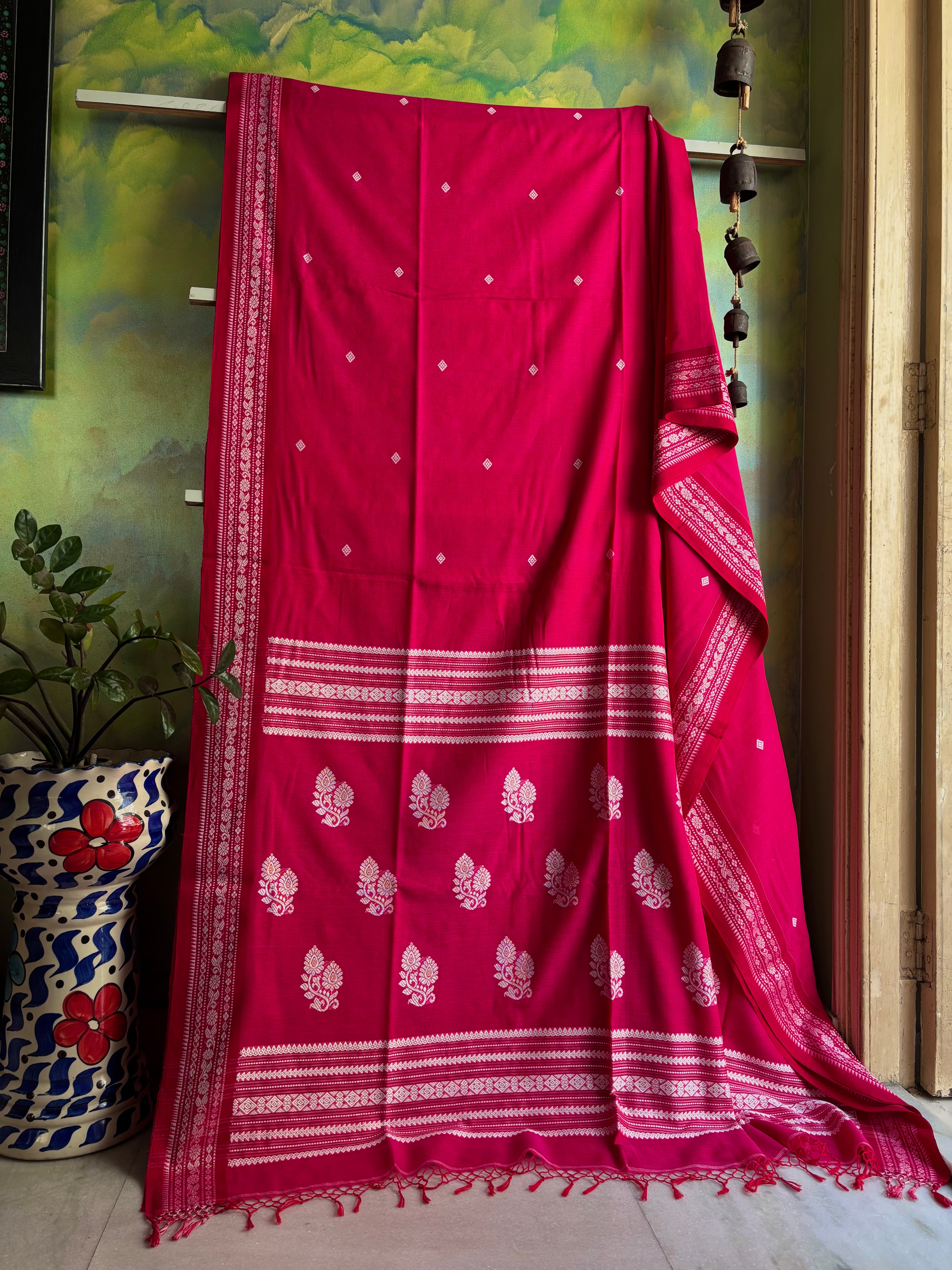 Handwoven Pink Red Dual Toned Phulia Cotton Saree
