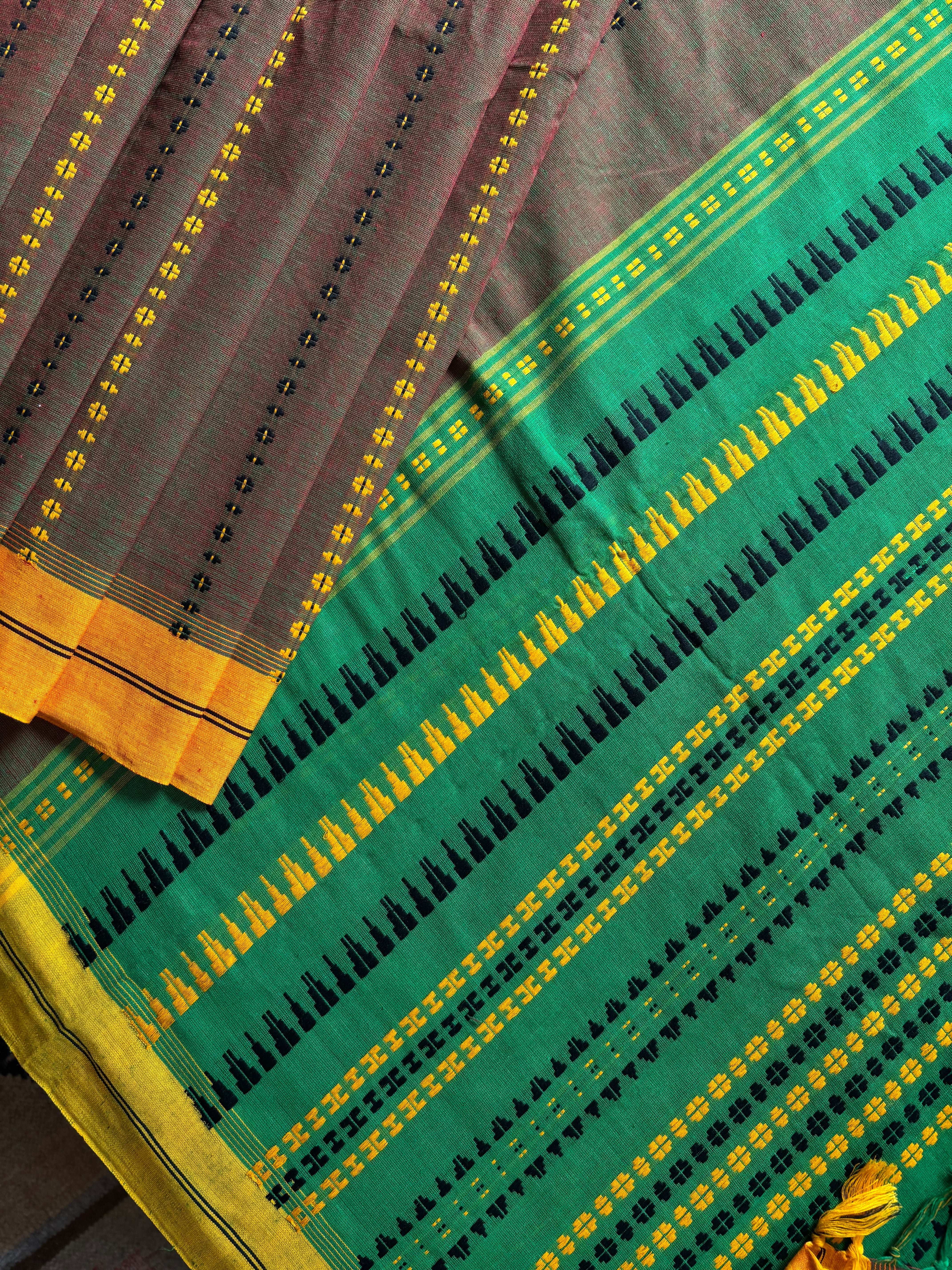 Handwoven Red Green Dual Tomed Begampuri Cotton Saree
