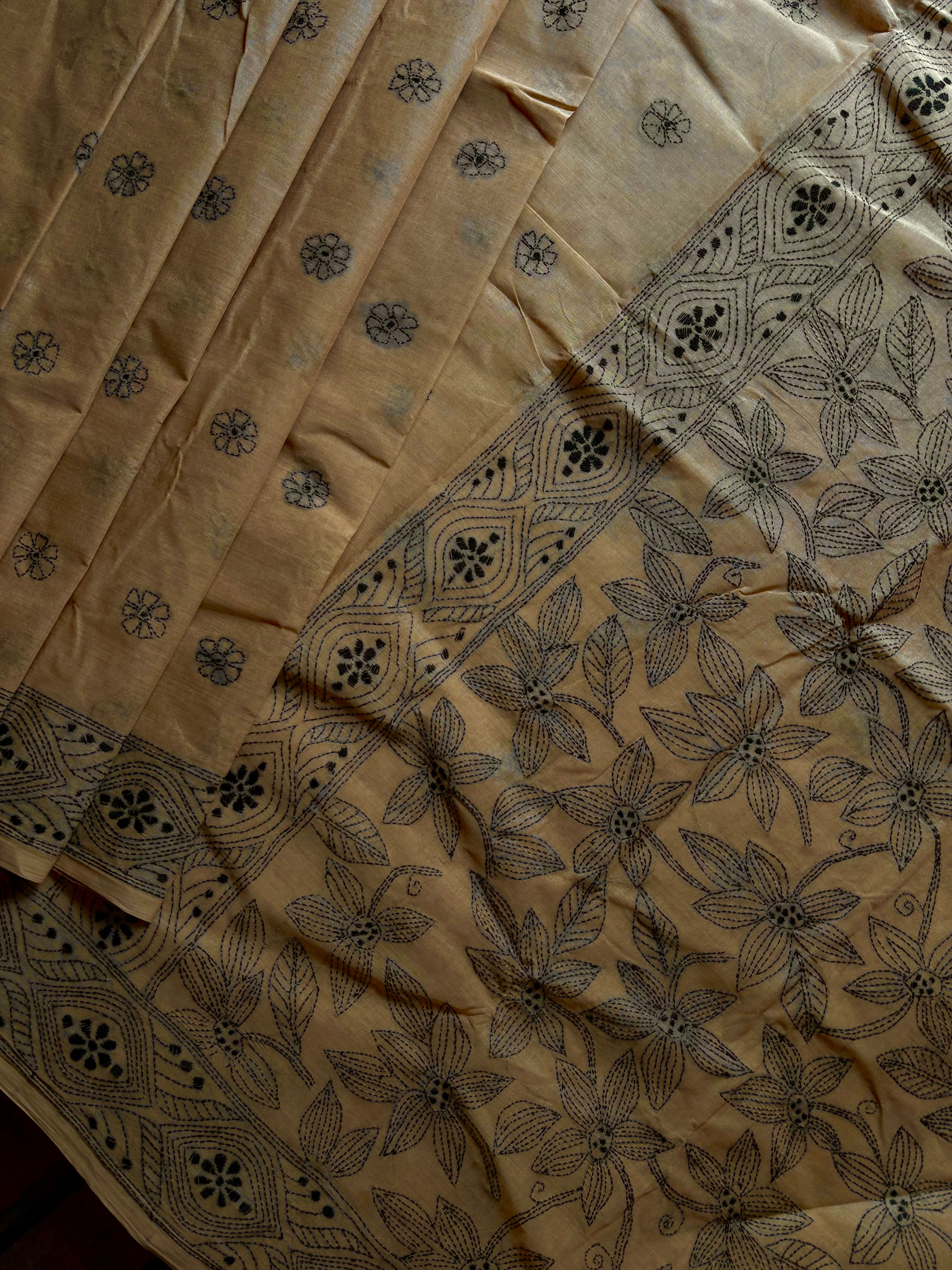 Handmade Beige Black Cotton Kantha saree