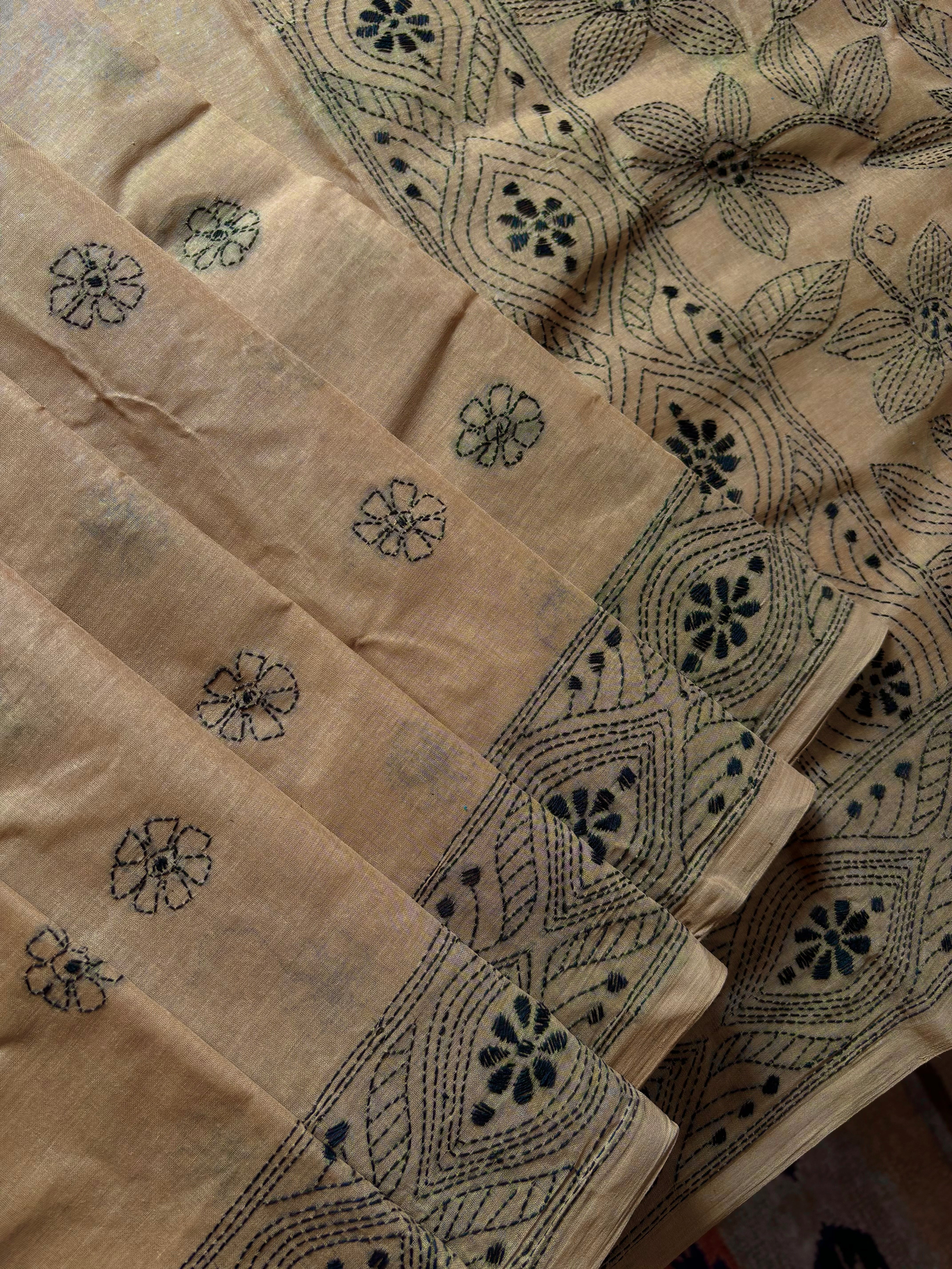 Handmade Beige Black Cotton Kantha saree