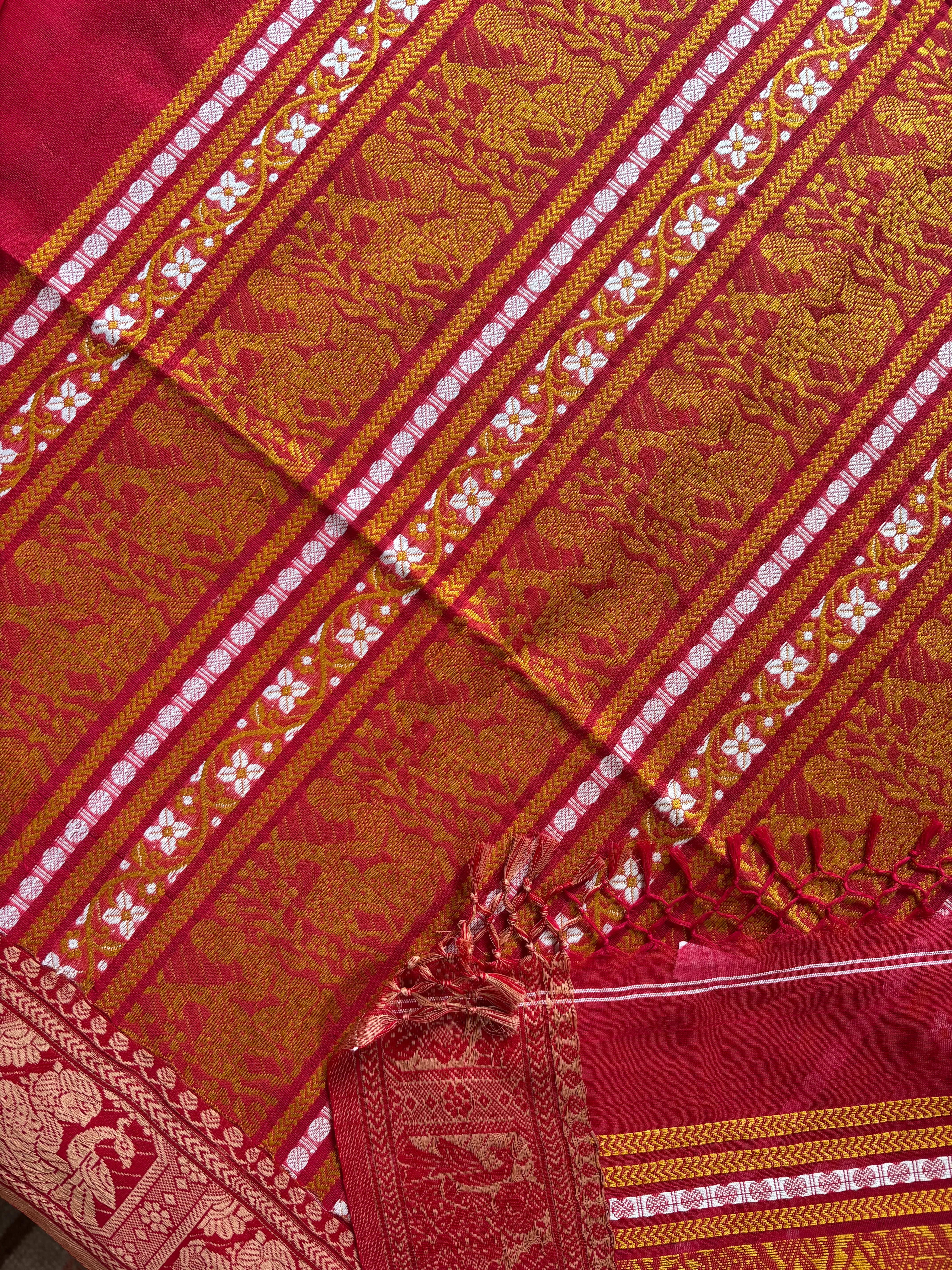 Handwoven Milky Red Cotton Baluchari Saree