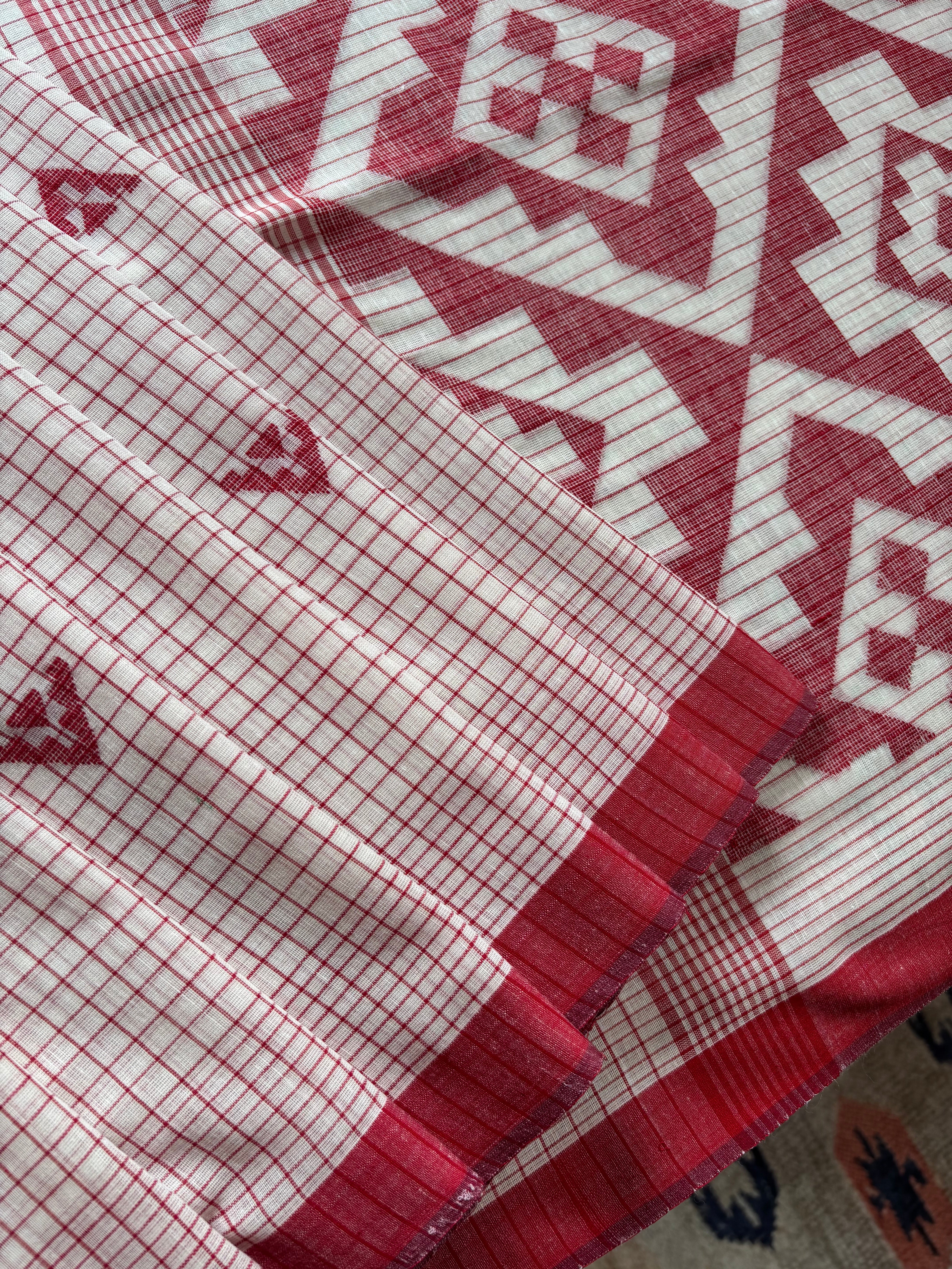 Handwoven White Red Cotton Jamdani Saree