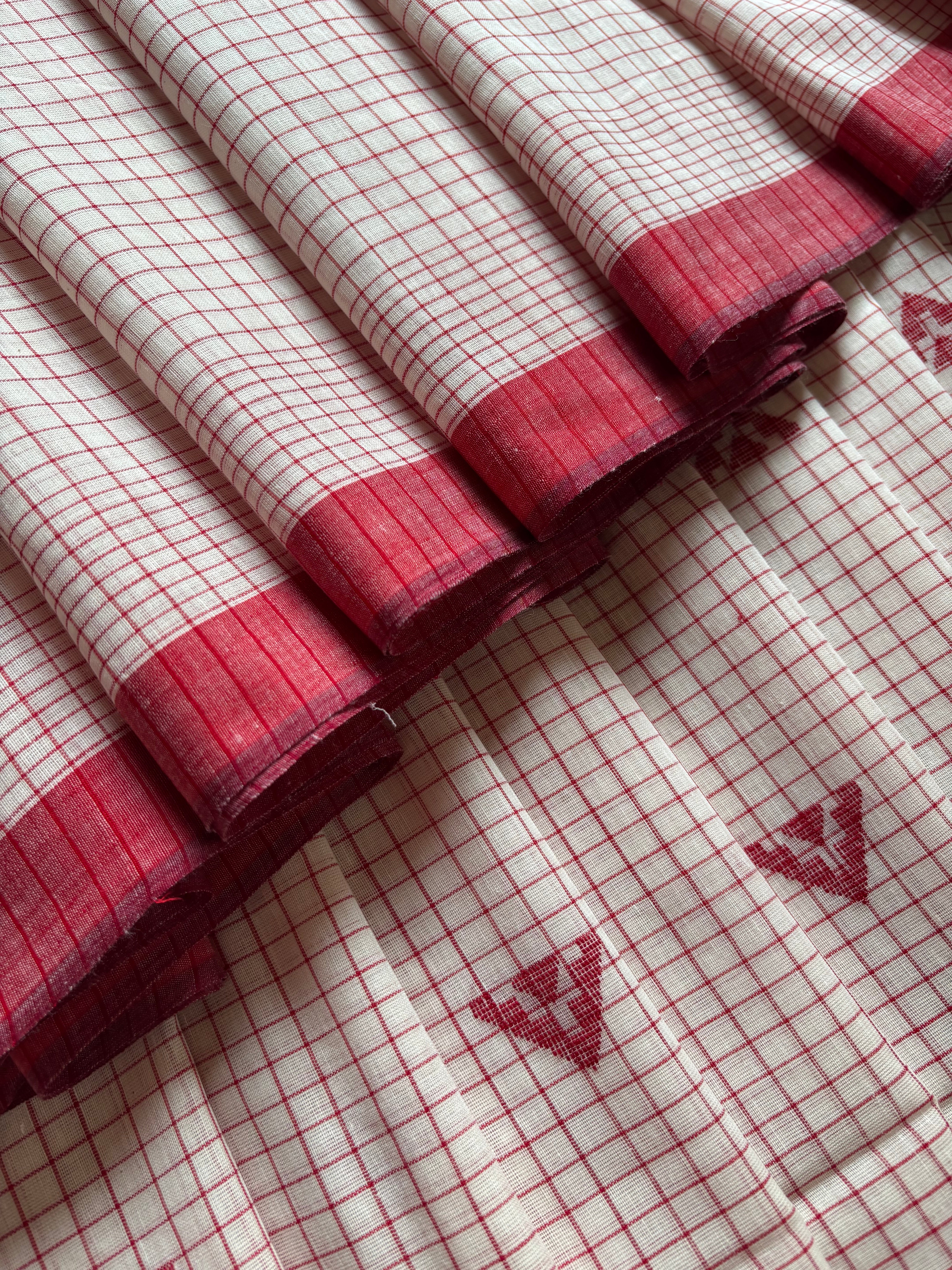 Handwoven White Red Cotton Jamdani Saree