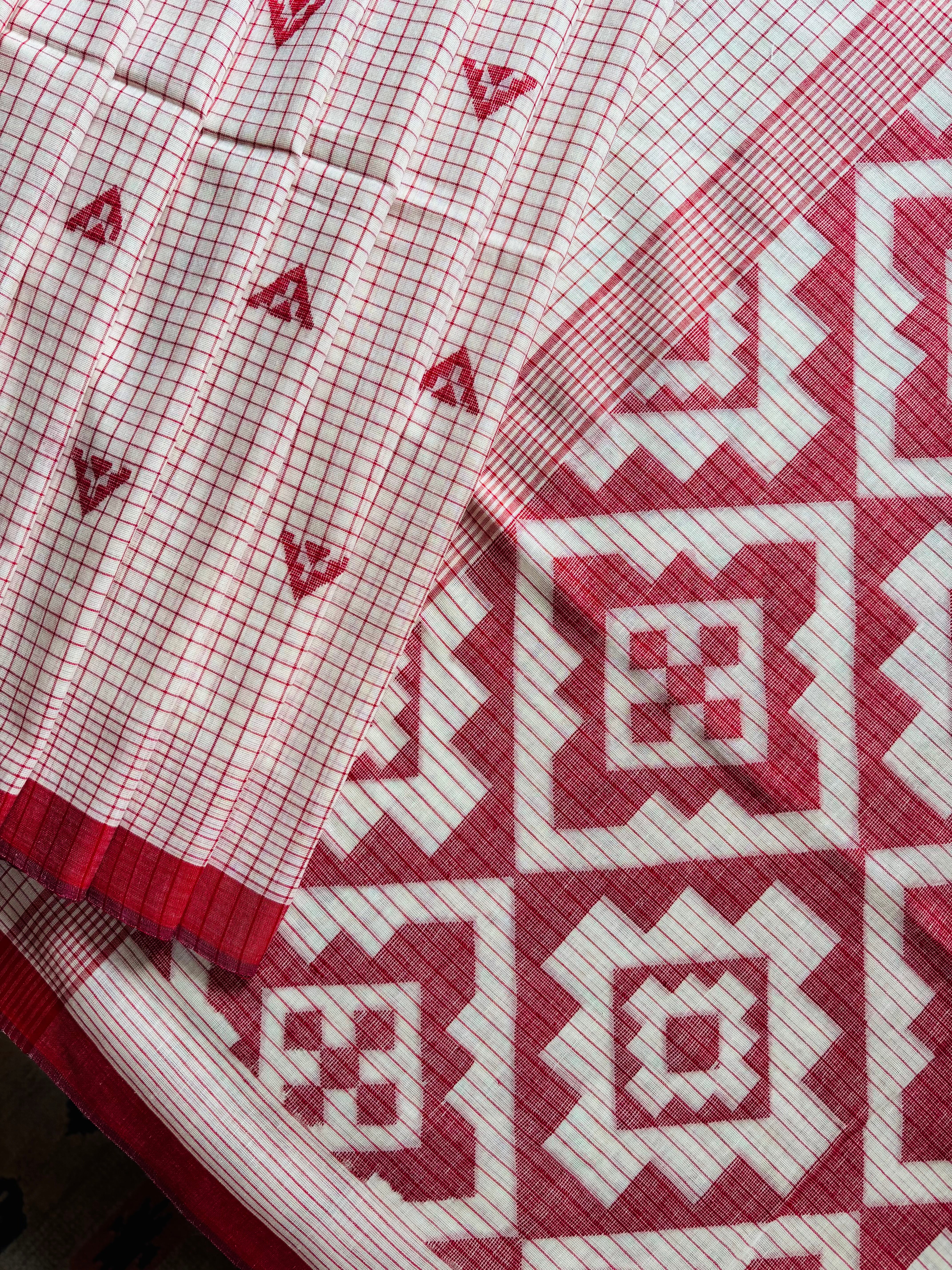 Handwoven White Red Cotton Jamdani Saree