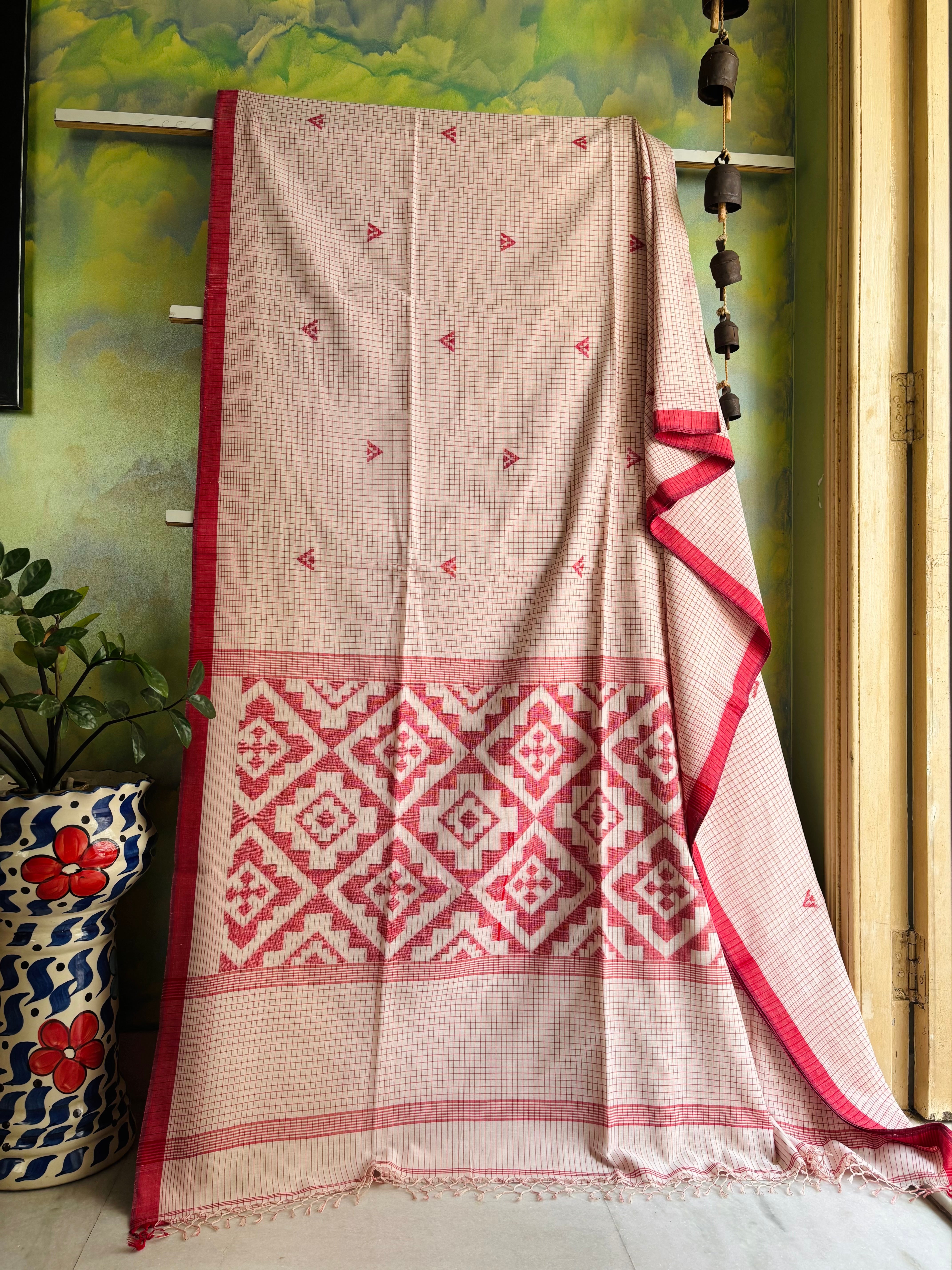 Handwoven White Red Cotton Jamdani Saree