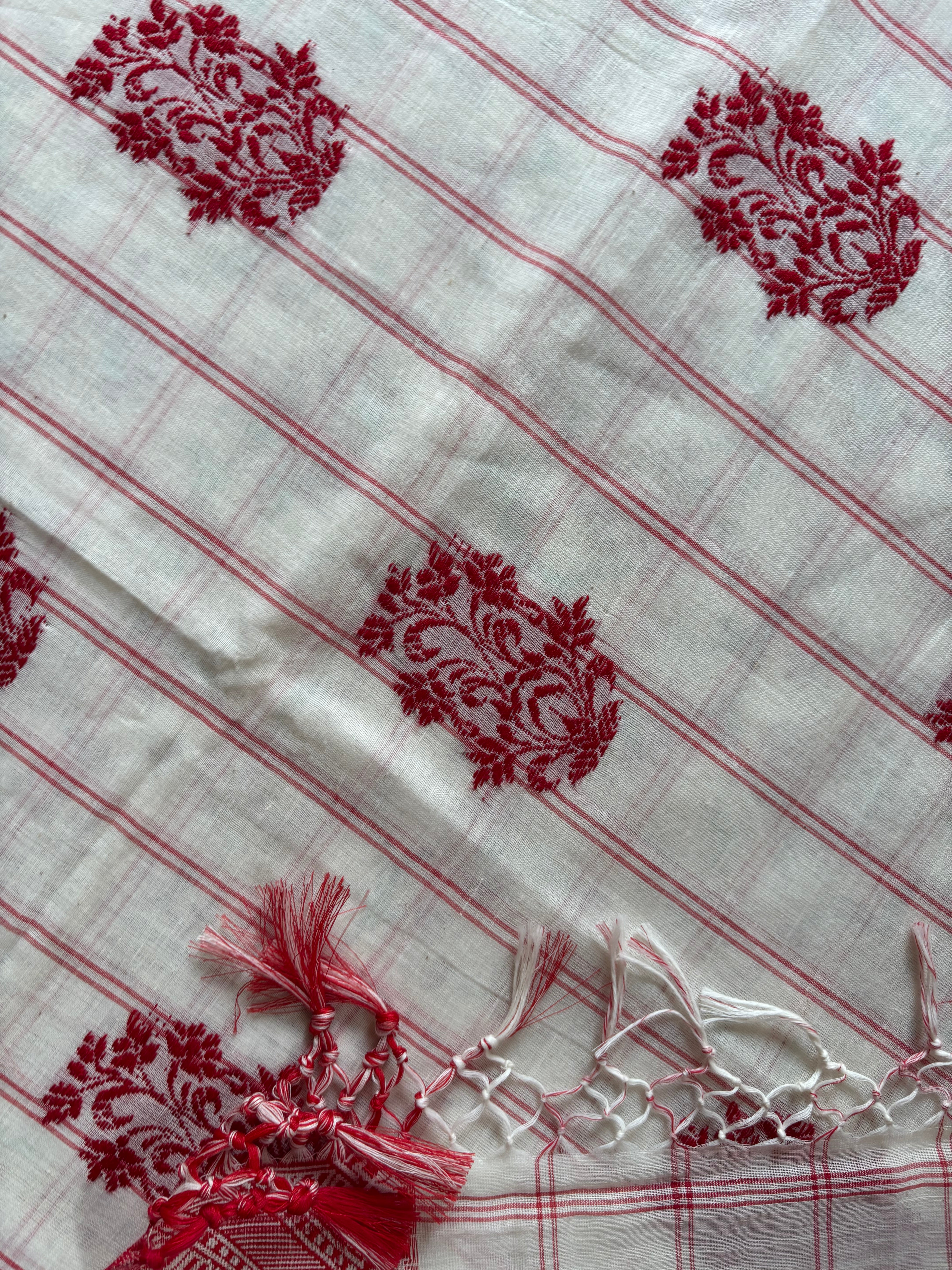Handwoven Offwhite Red Phulia Cotton Saree