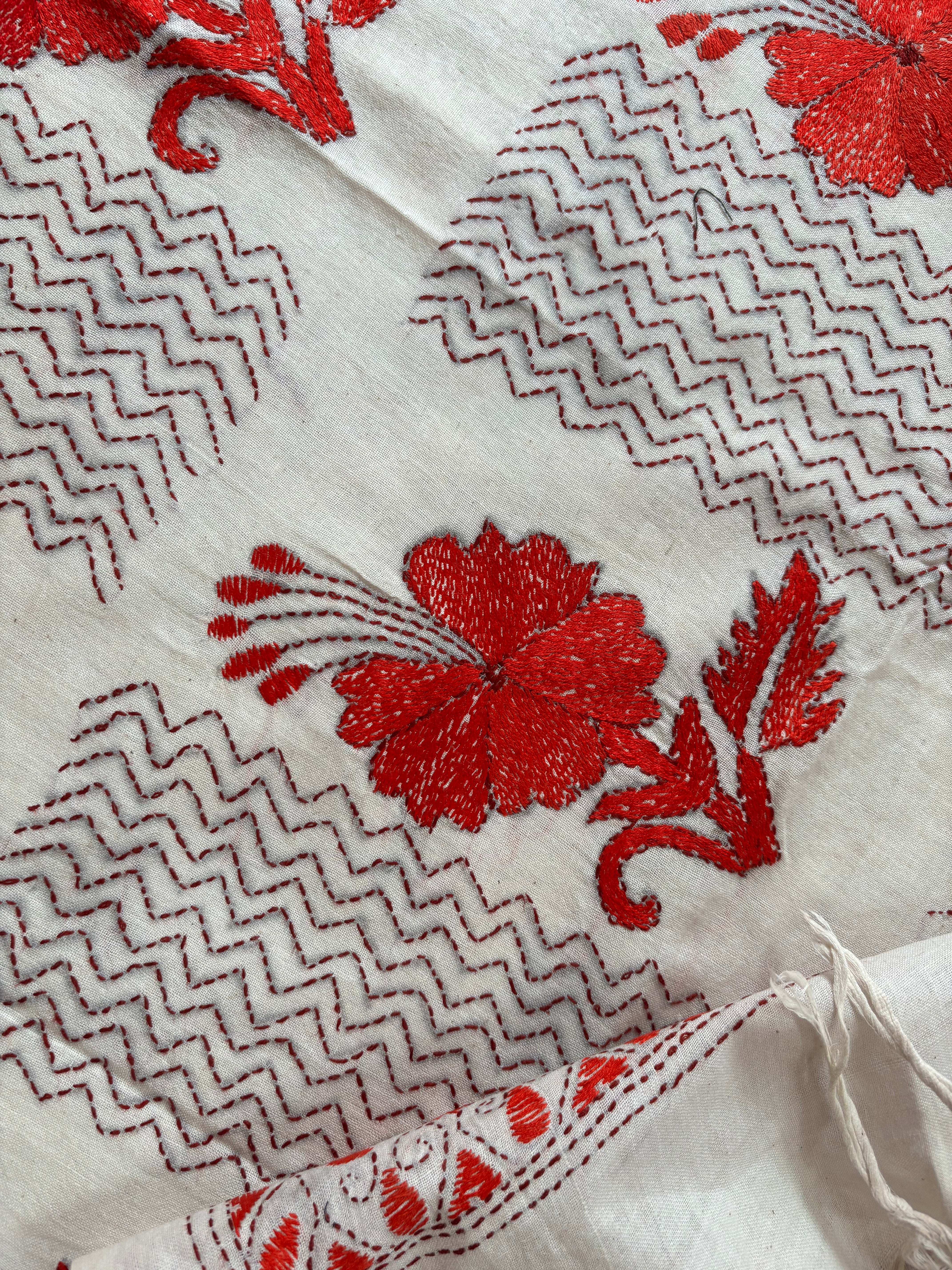 Handmade Offwhite Red Cotton Kantha Saree
