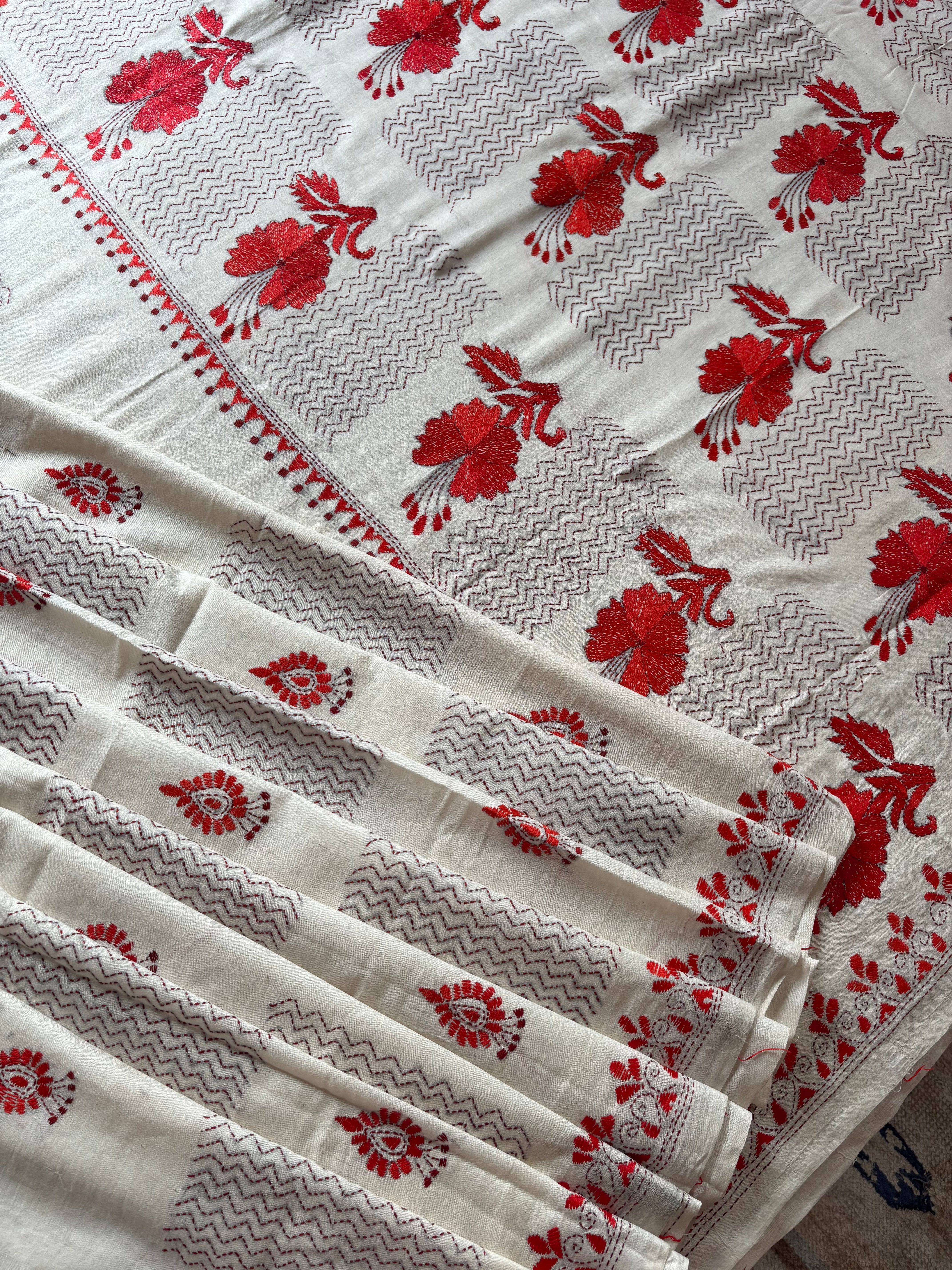 Handmade Offwhite Red Cotton Kantha Saree