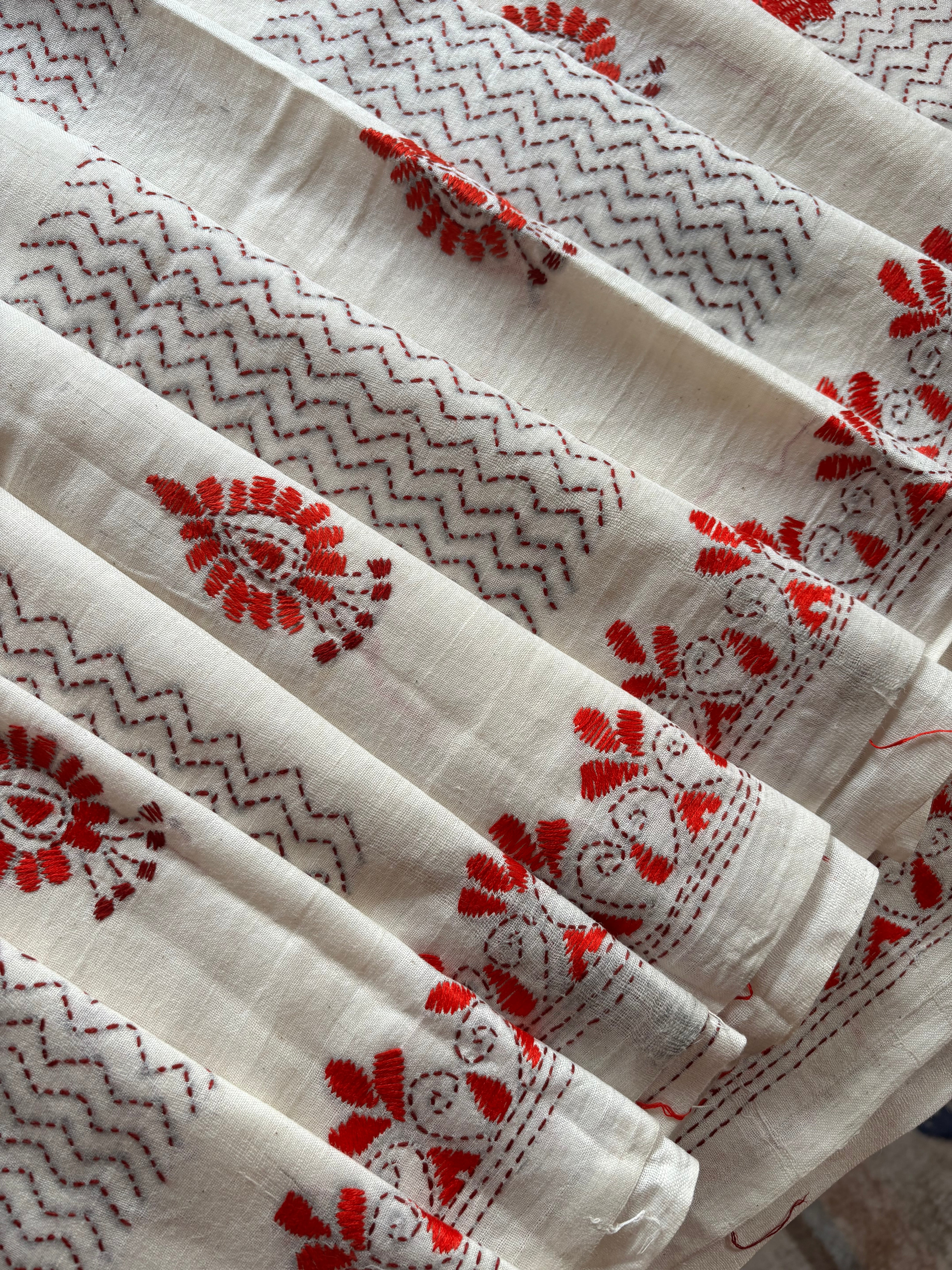 Handmade Offwhite Red Cotton Kantha Saree