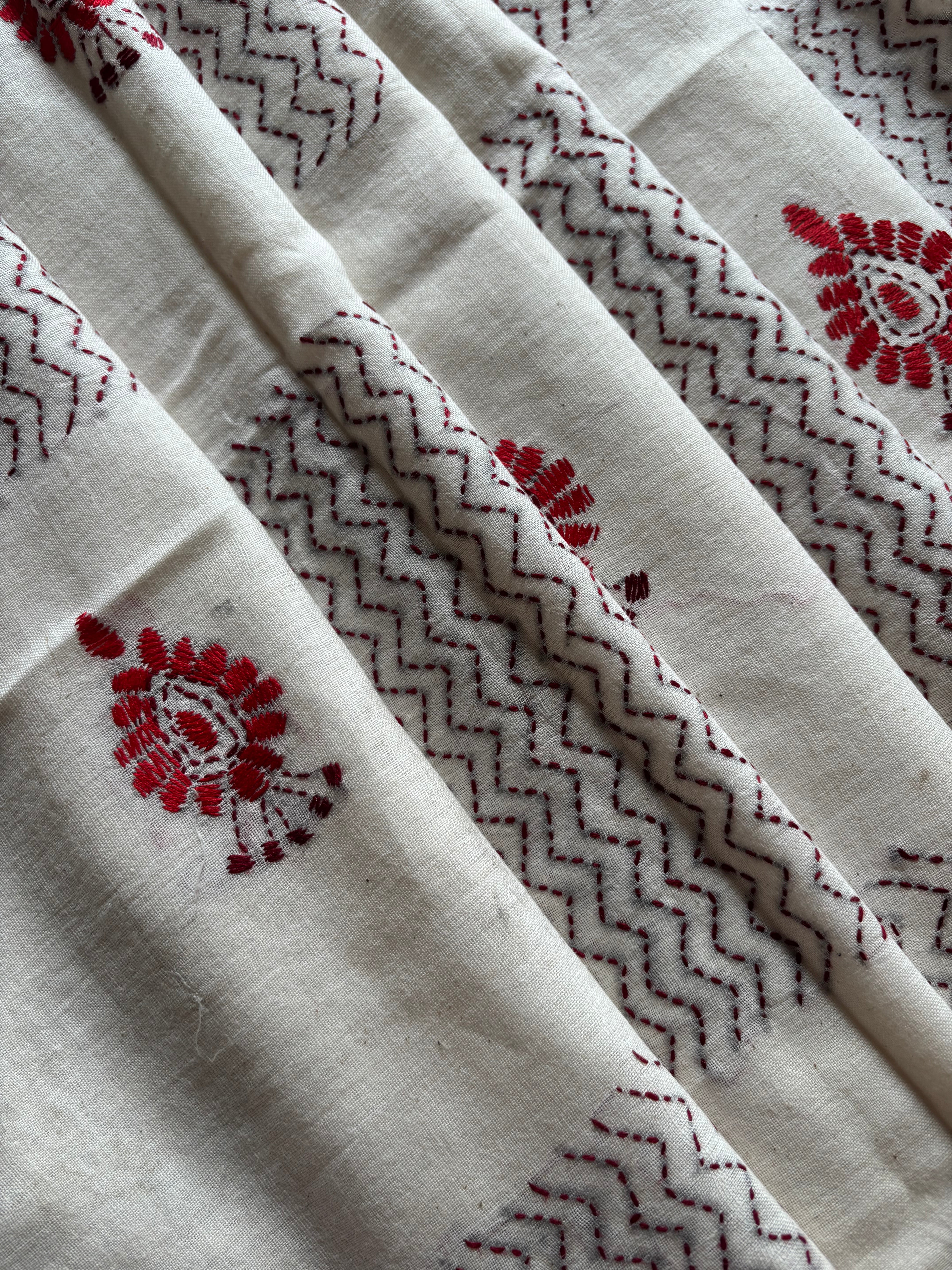 Handmade Offwhite Red Cotton Kantha Saree