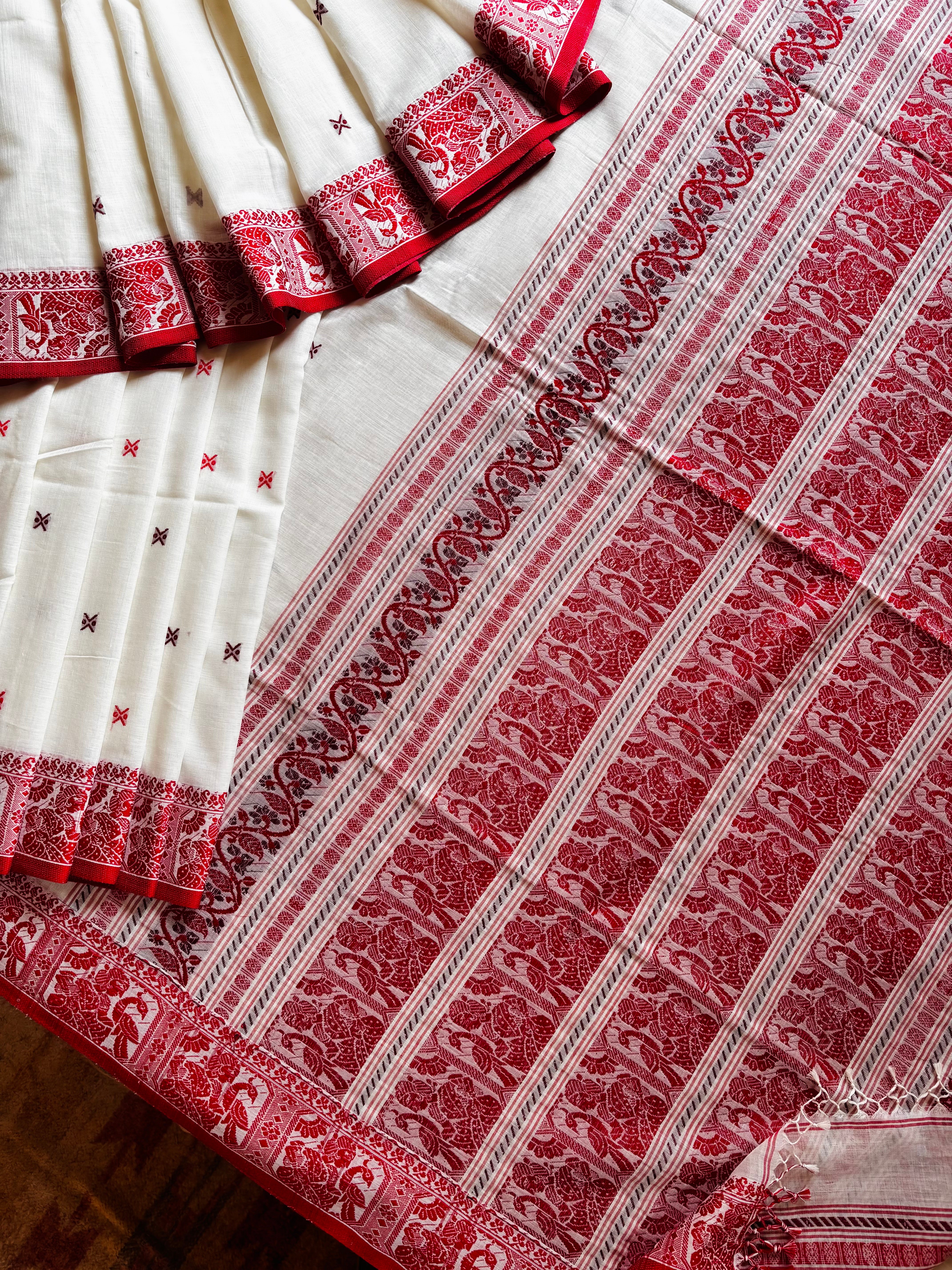 Handwoven White Red Pure Cotton Baluchari Saree