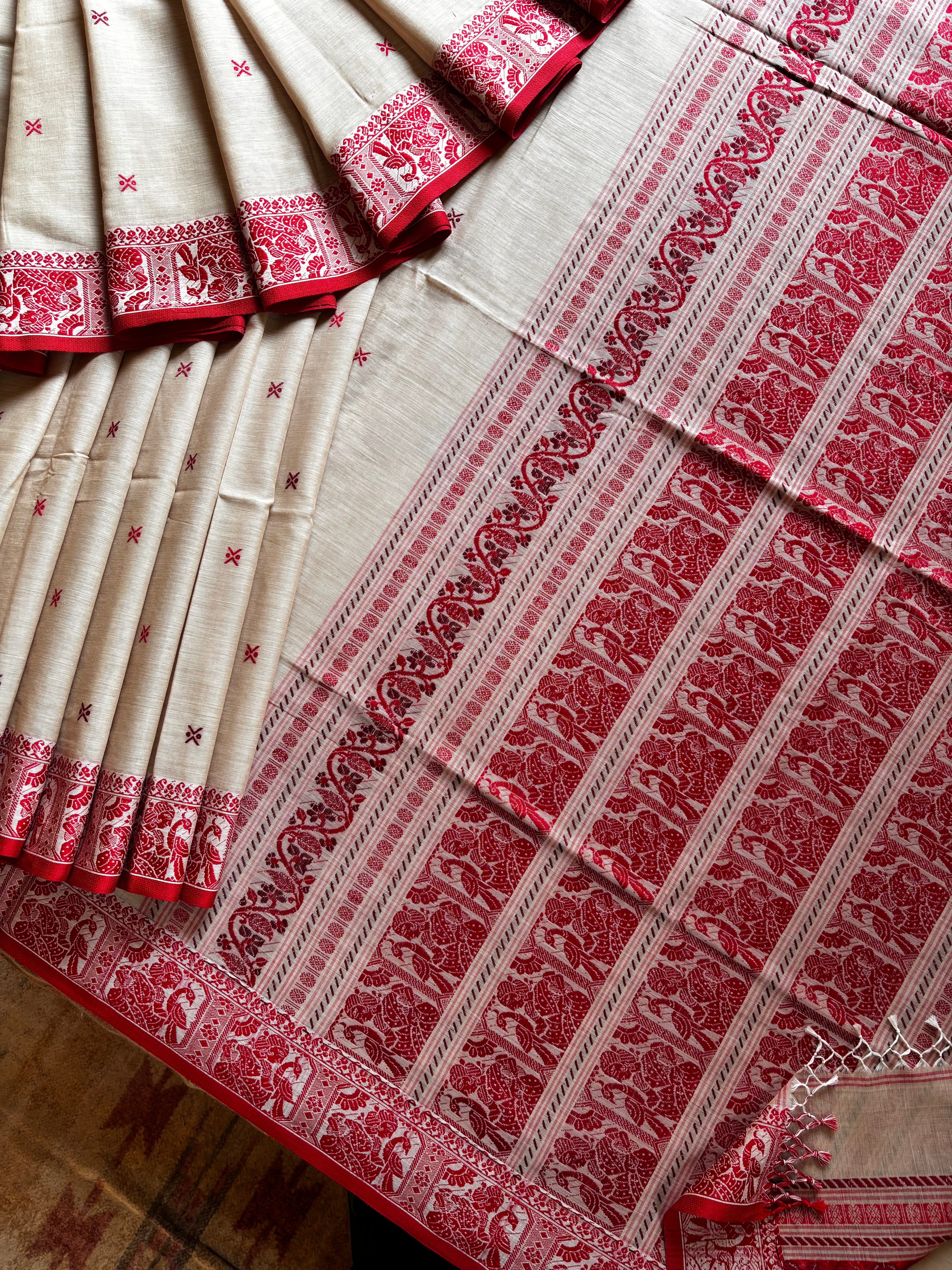 Handwoven Beige Red Pure Cotton Baluchari Saree