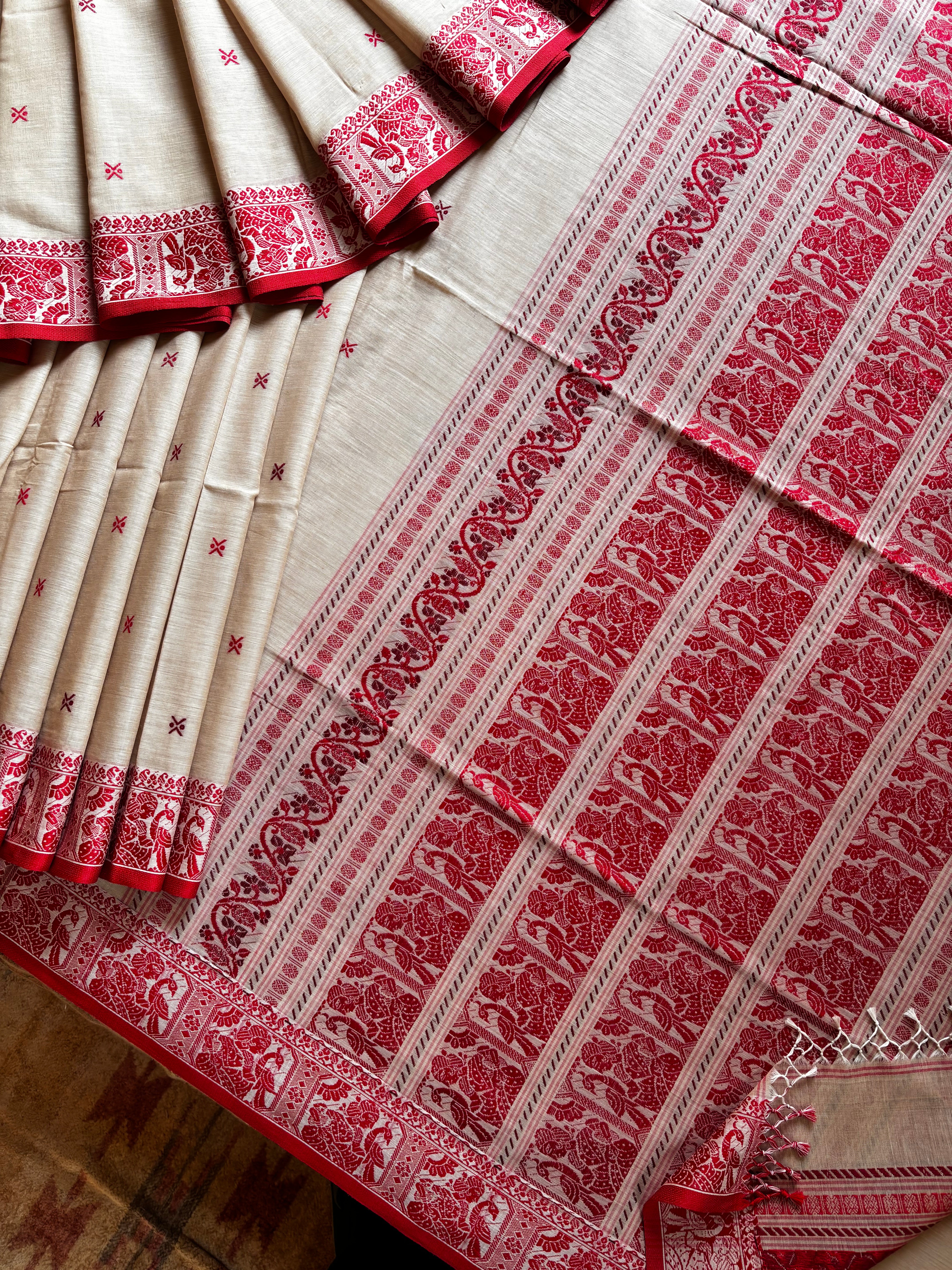 Handwoven Beige Red Pure Cotton Baluchari Saree