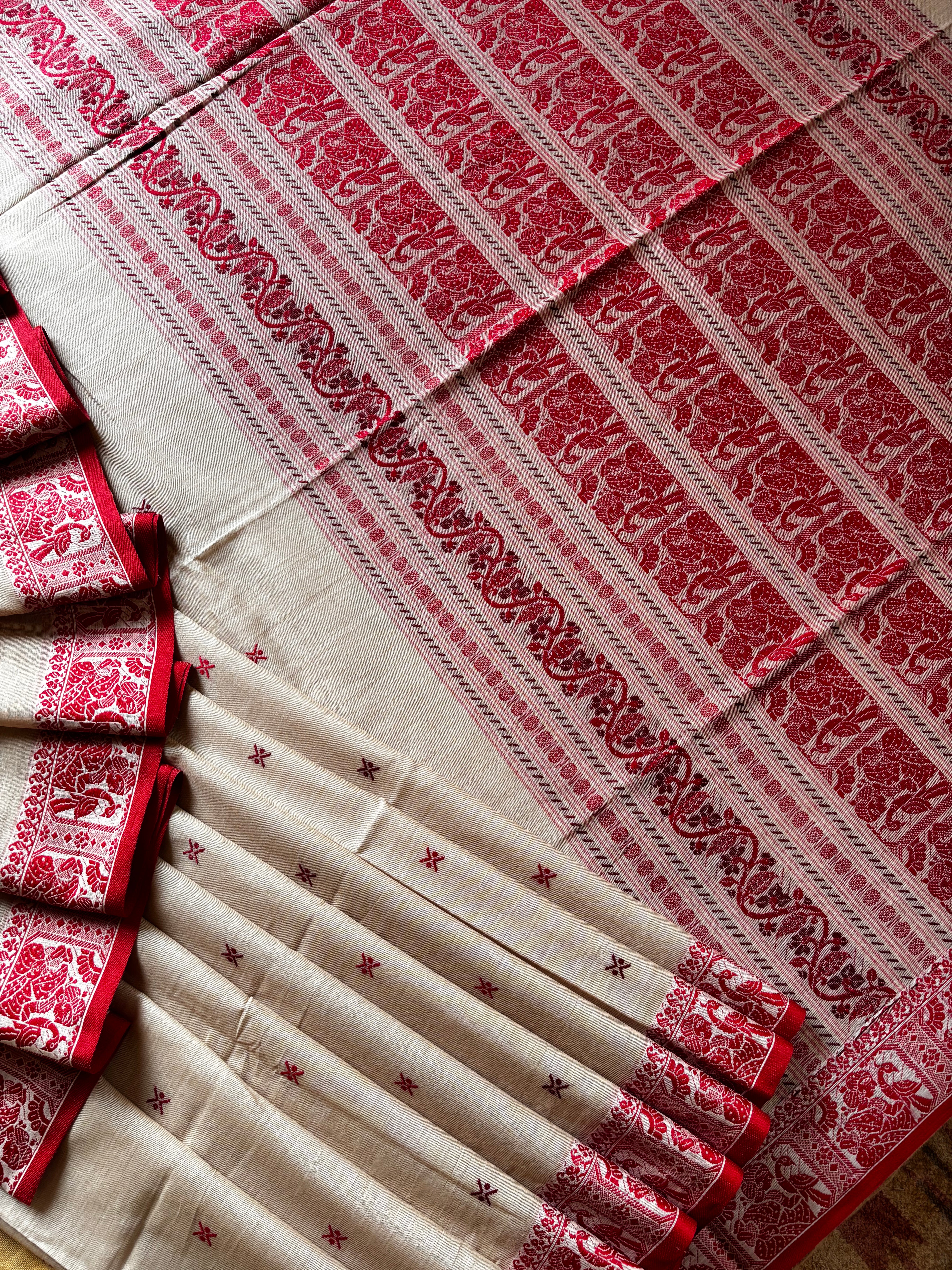 Handwoven Beige Red Pure Cotton Baluchari Saree