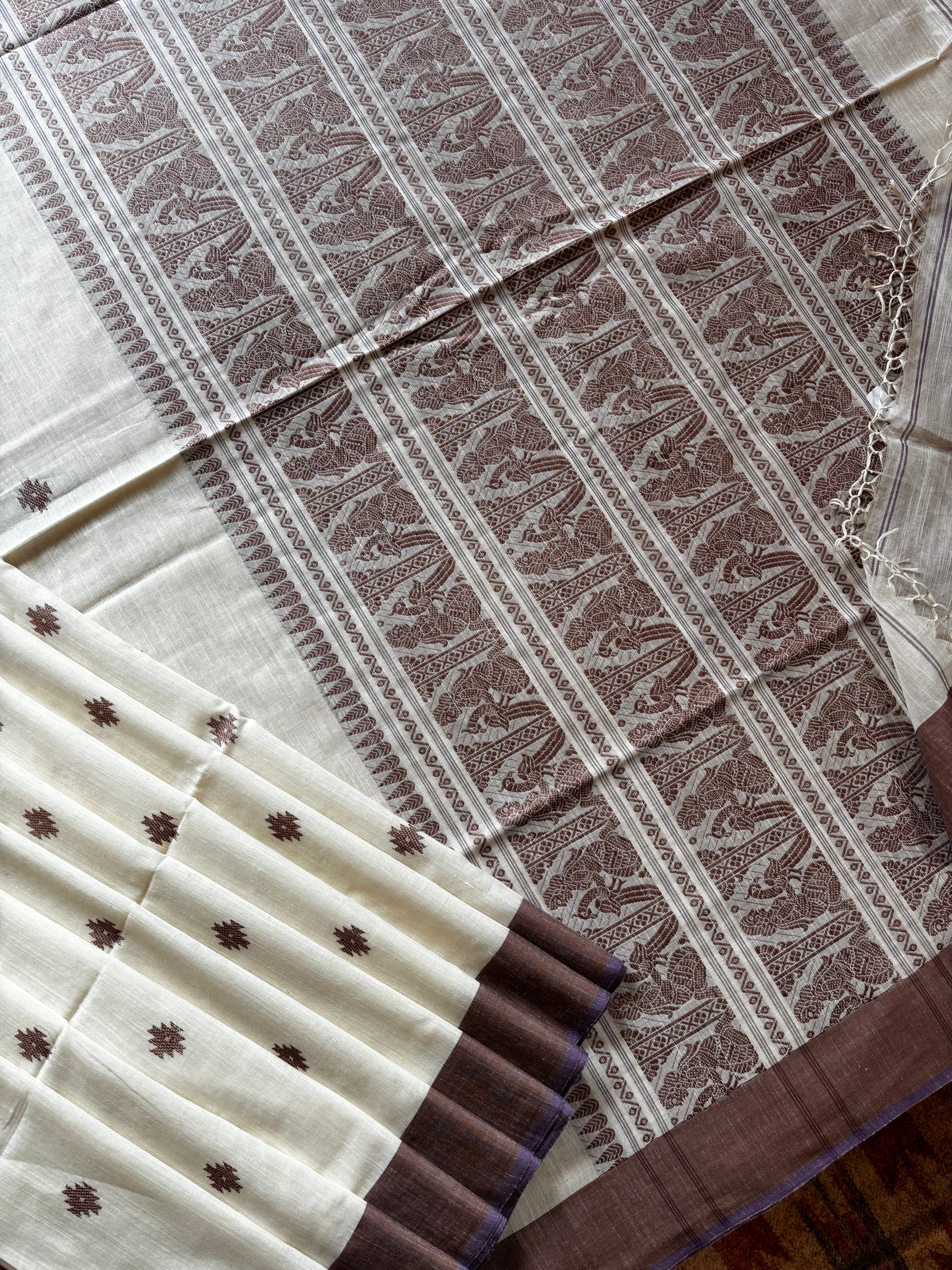 Handwoven Ivory Colour Pure Cotton Baluchari Saree