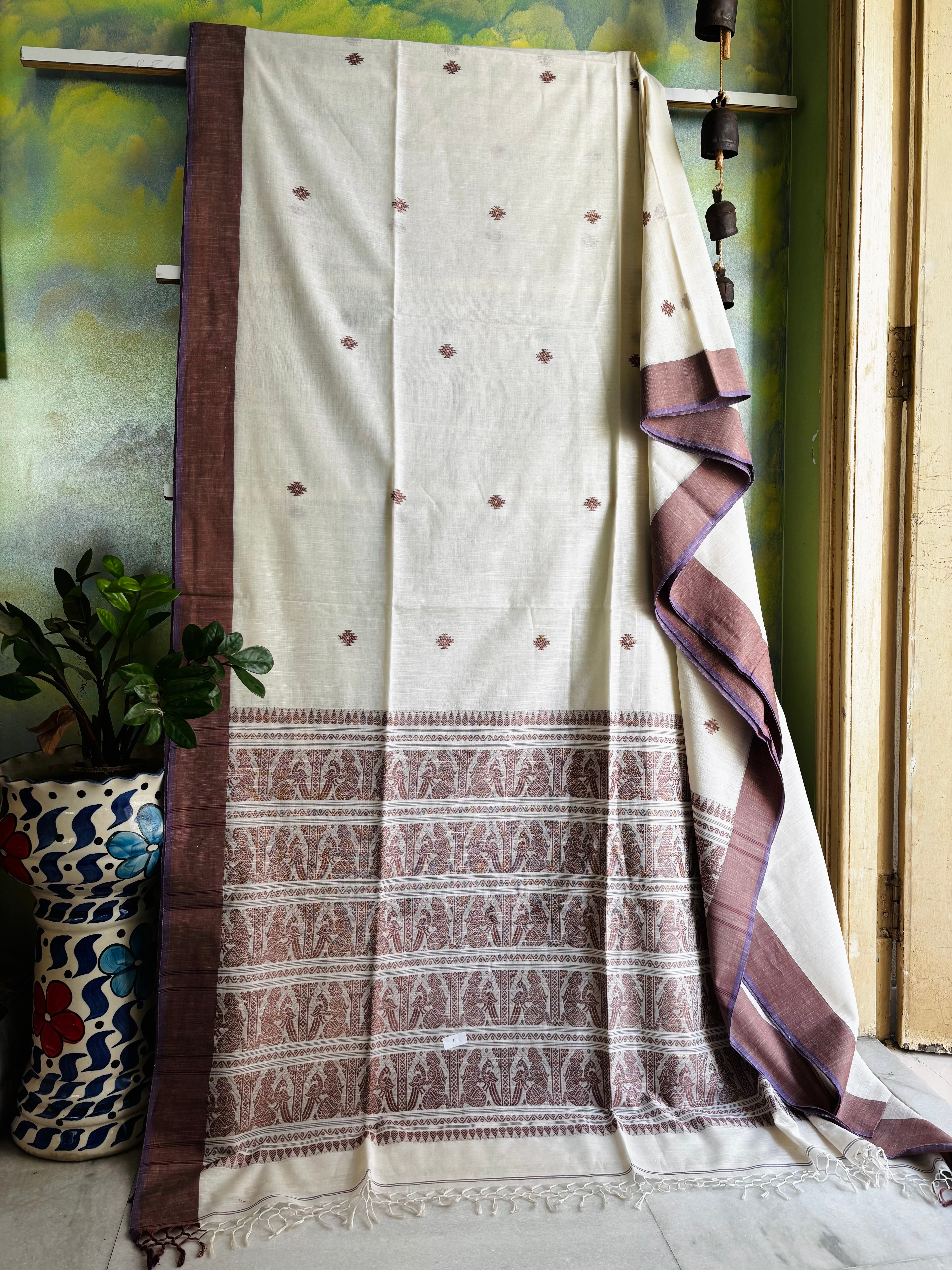 Handwoven Ivory Colour Pure Cotton Baluchari Saree