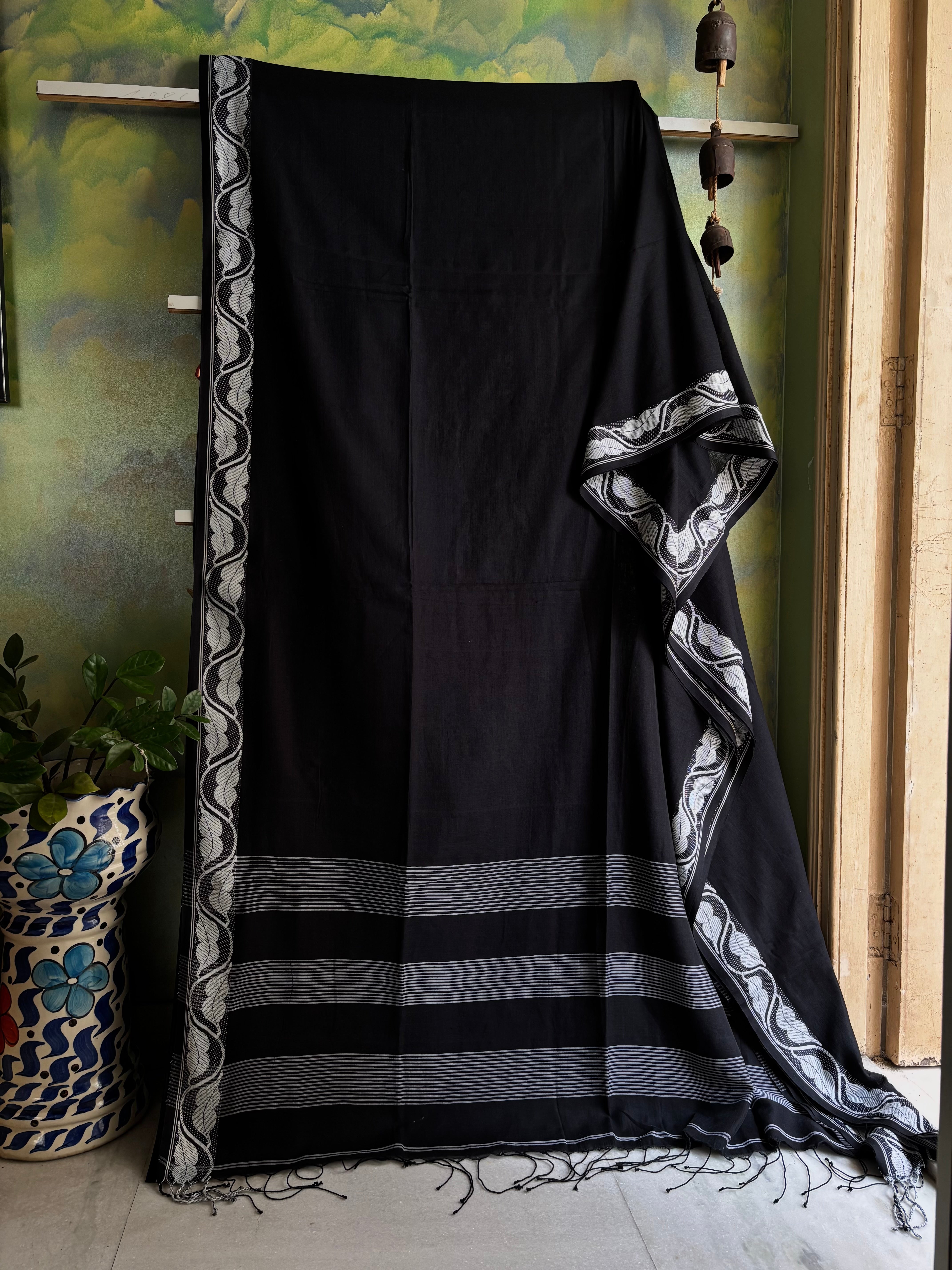 Handwoven Black White Phulia Cotton Saree