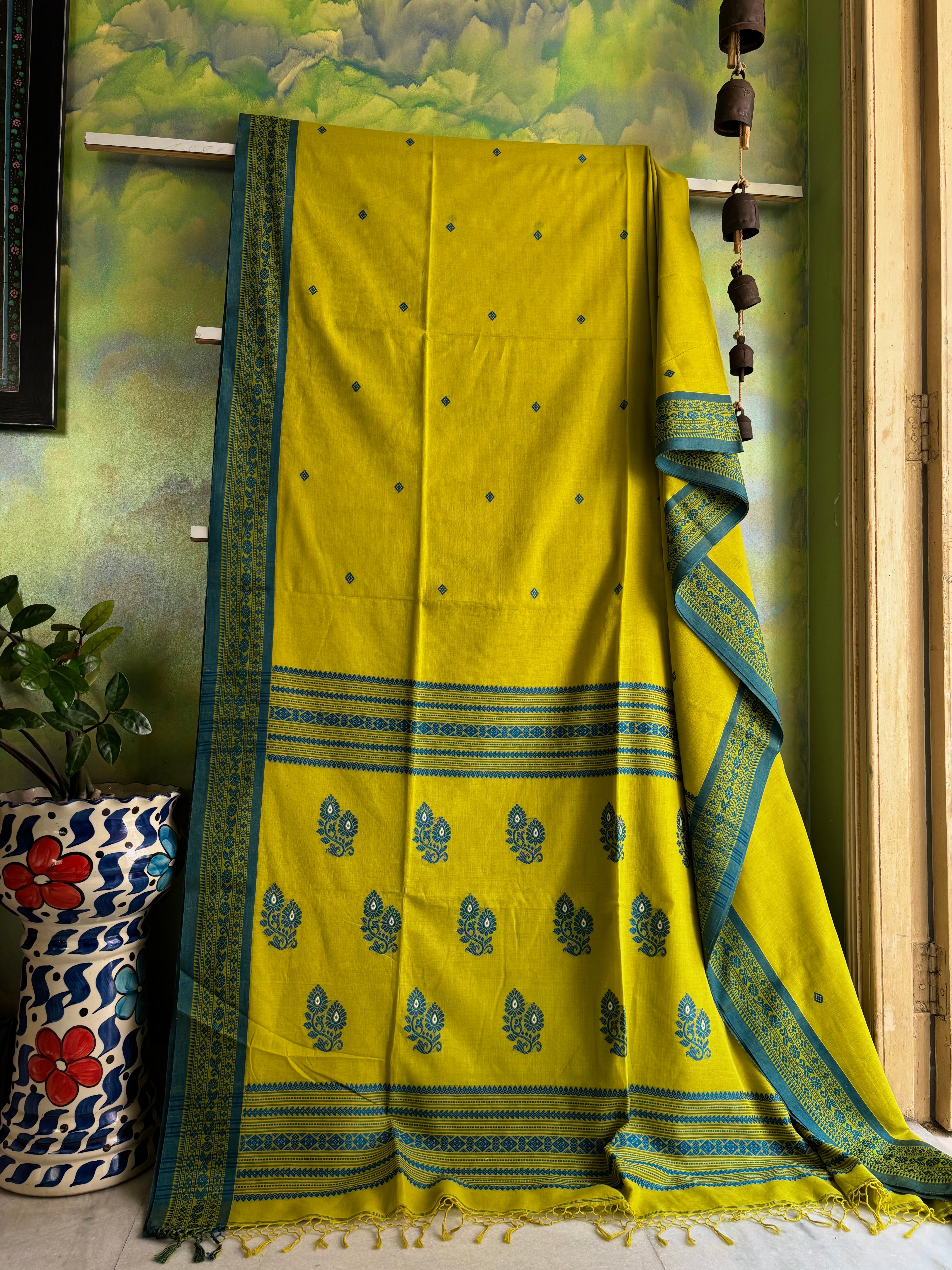 Handwoven Lime Green Colour Phulia Cotton Saree